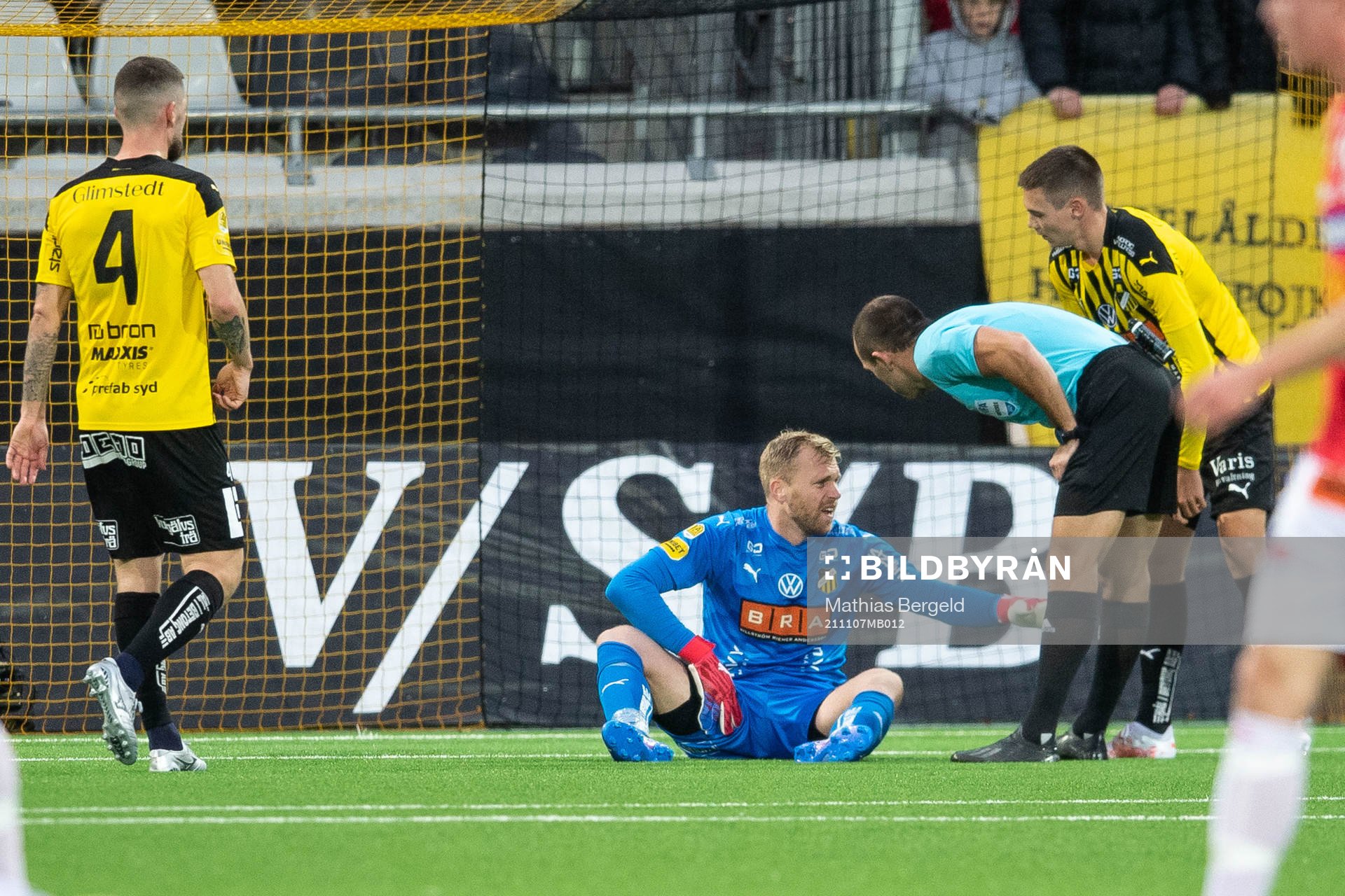 Häckens målvakt Peter Abrahamsson har ont