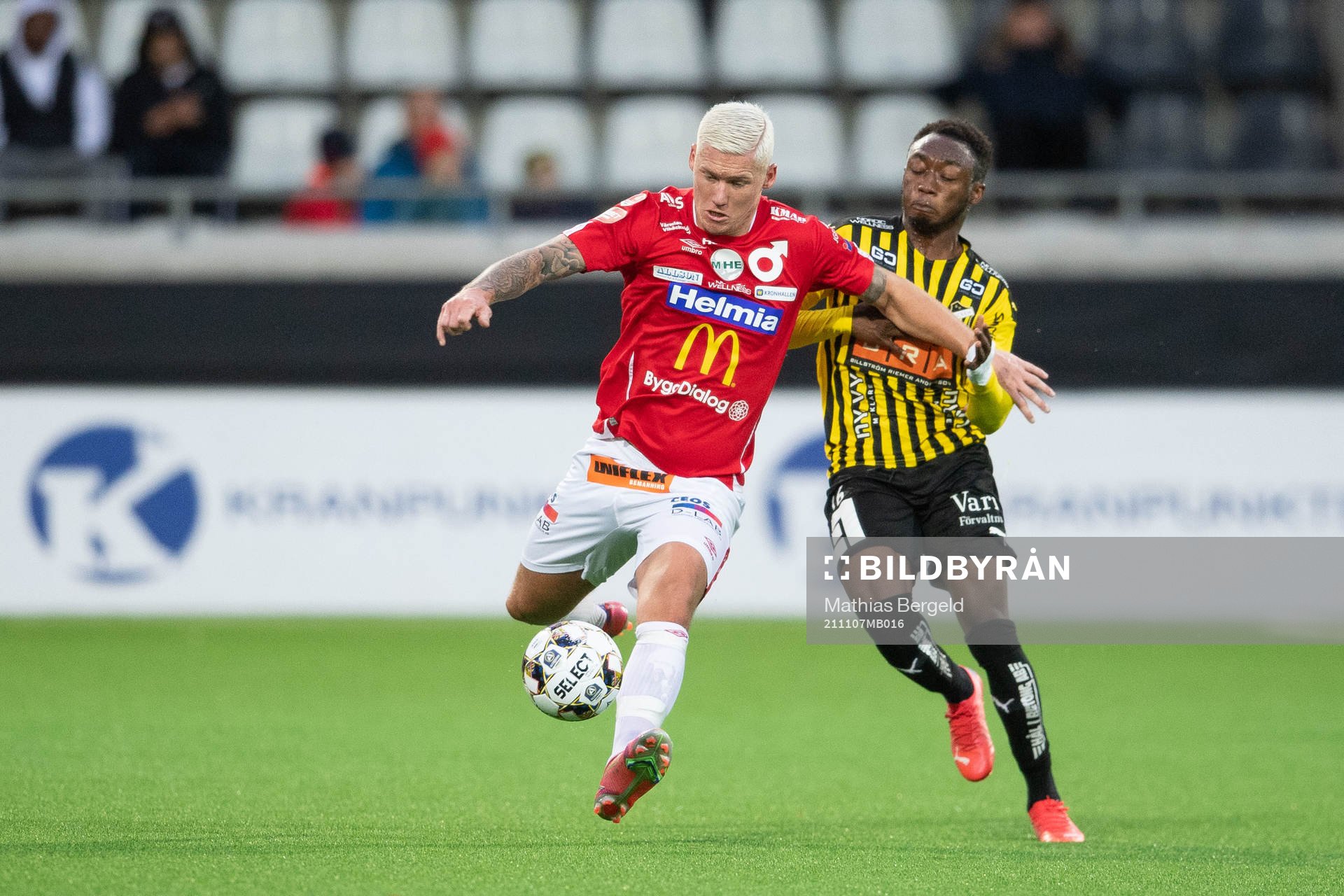 Degerfors Victor Edvardsen och Häckens Benie Adama Traore