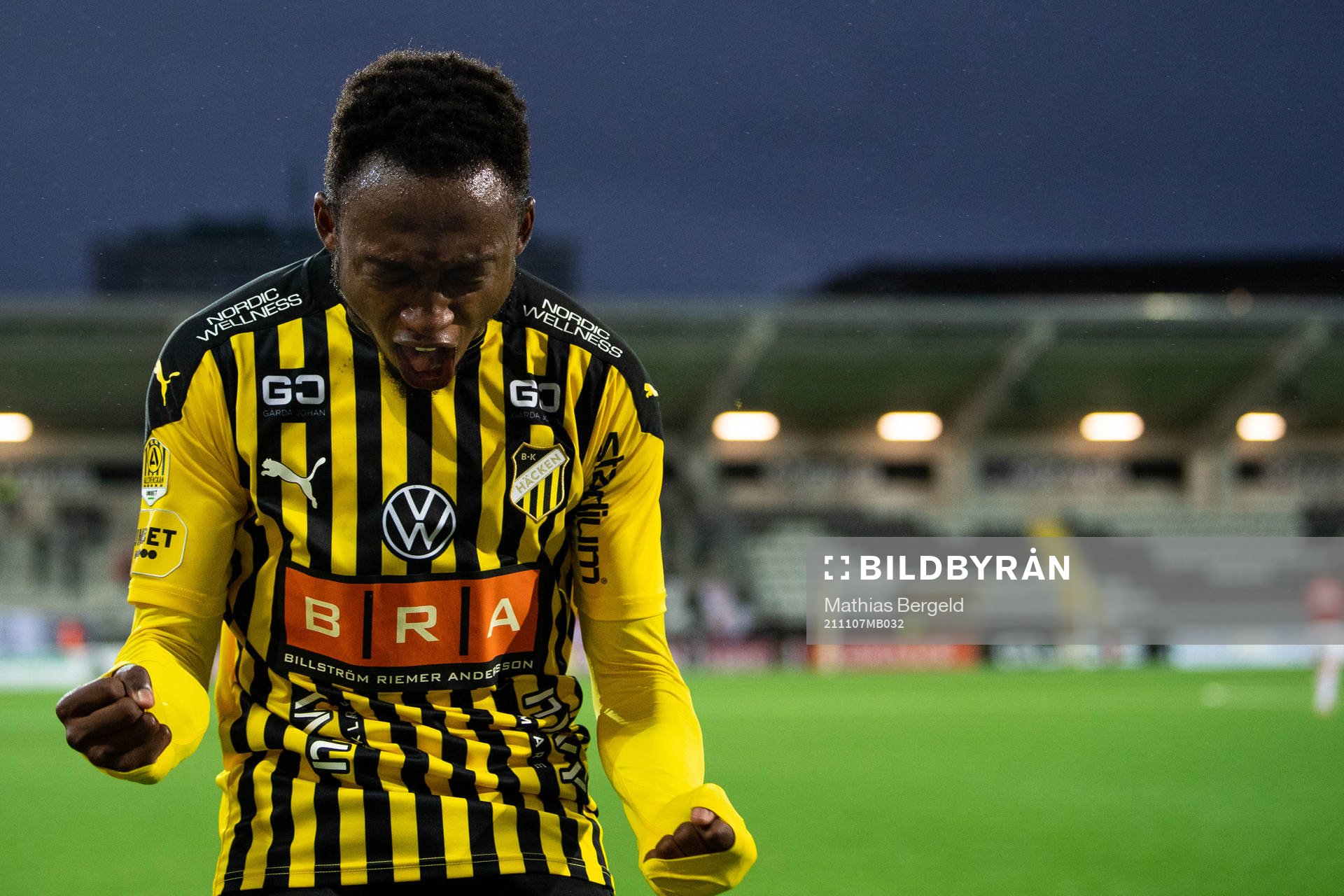 Häckens Benie Adama Traore jublar