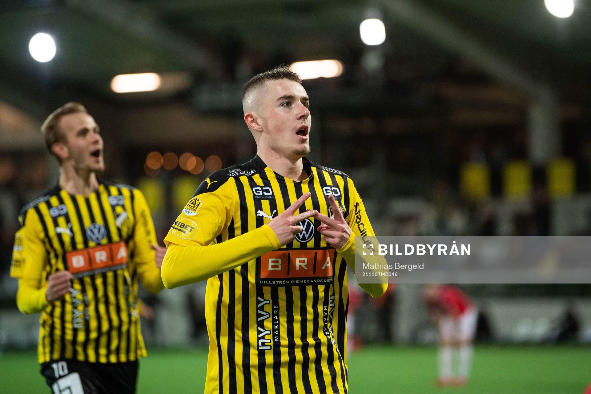 Häckens Patrik Wålemark jublar