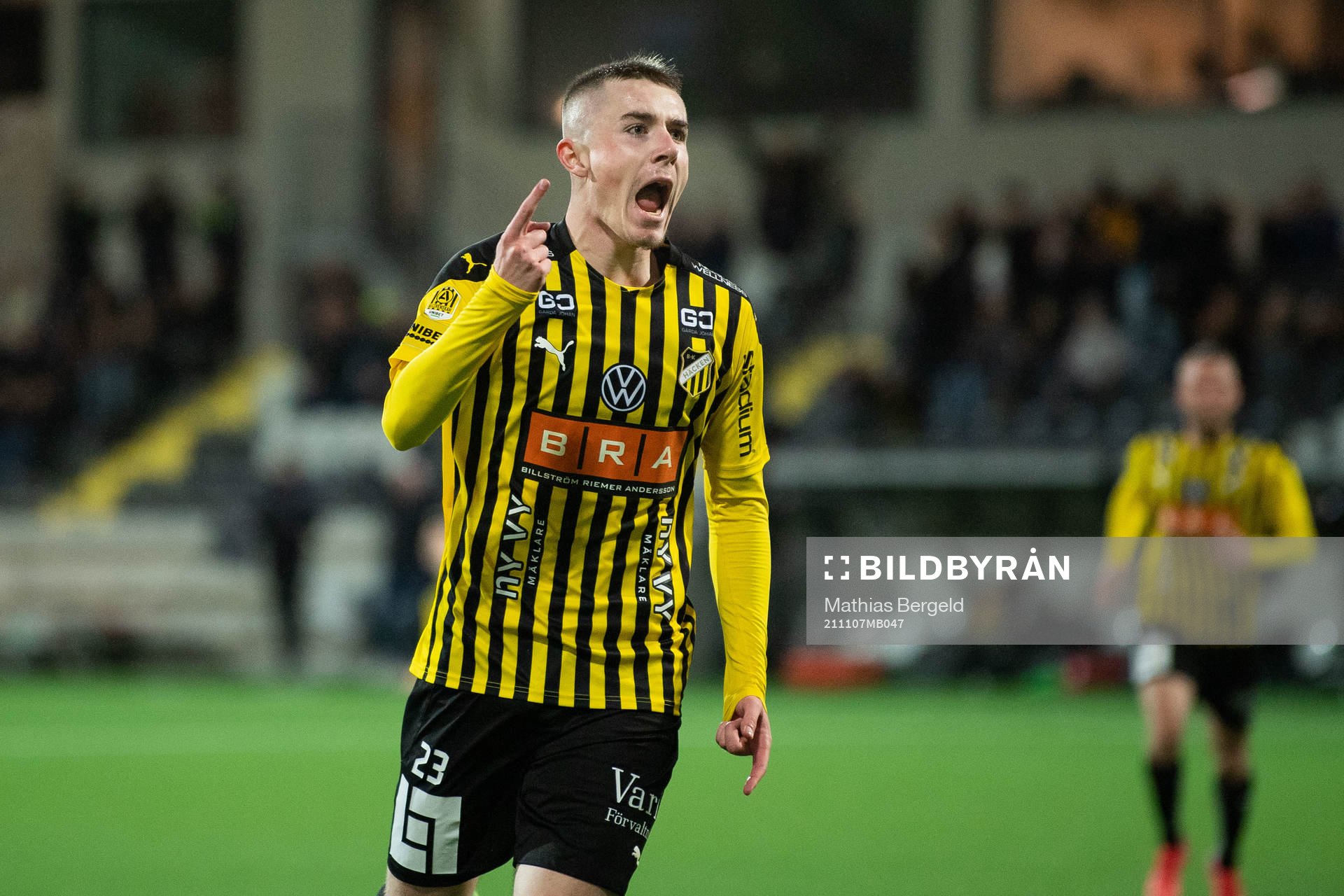 Häckens Patrik Wålemark jublar