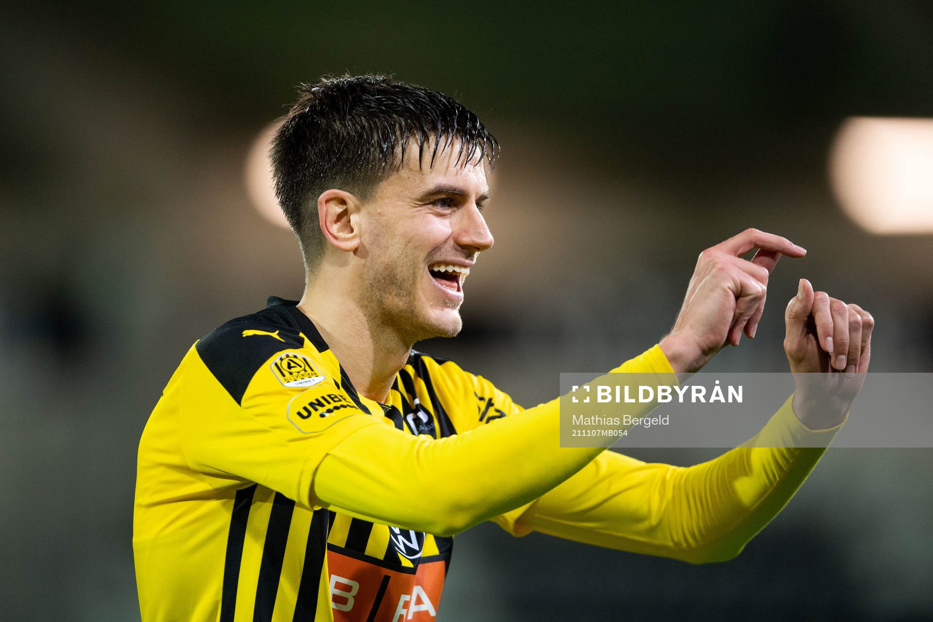 Häckens Alexander Jeremejeff jublar