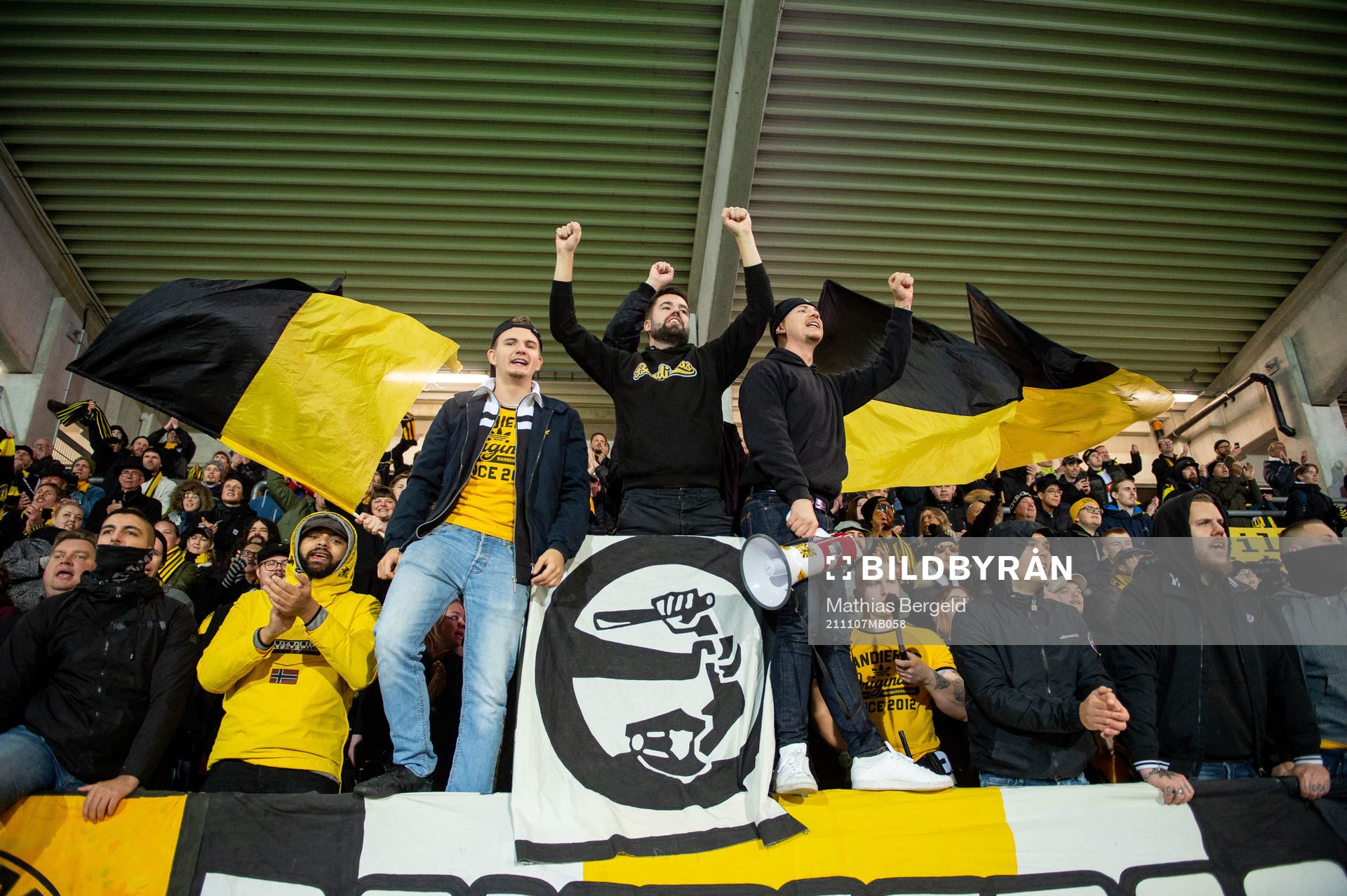 Häckens supportrar jublar