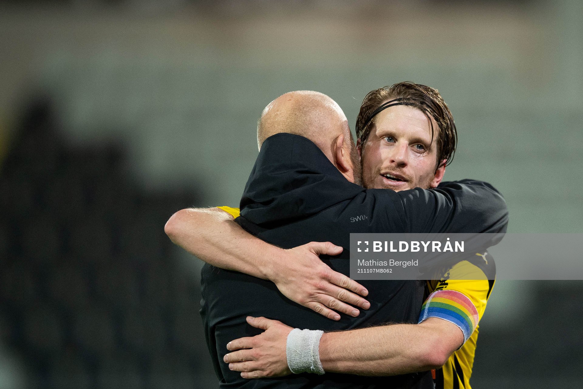 Häckens Erik Friberg och tränare Per-Mathias Högmo jublar