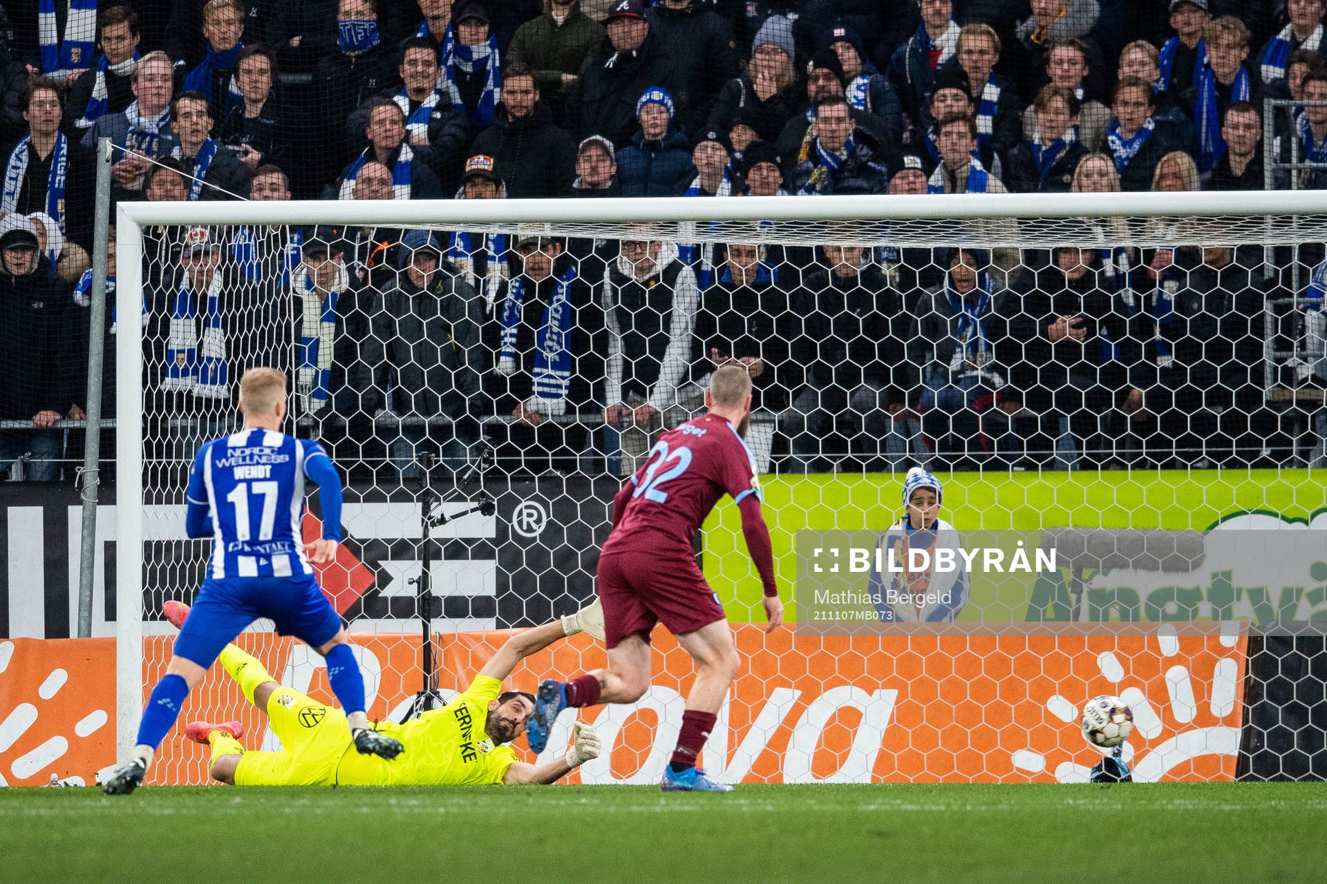 Malmö FFs Sören Rieks (ej i bild) gör 0-1 bakom IFK