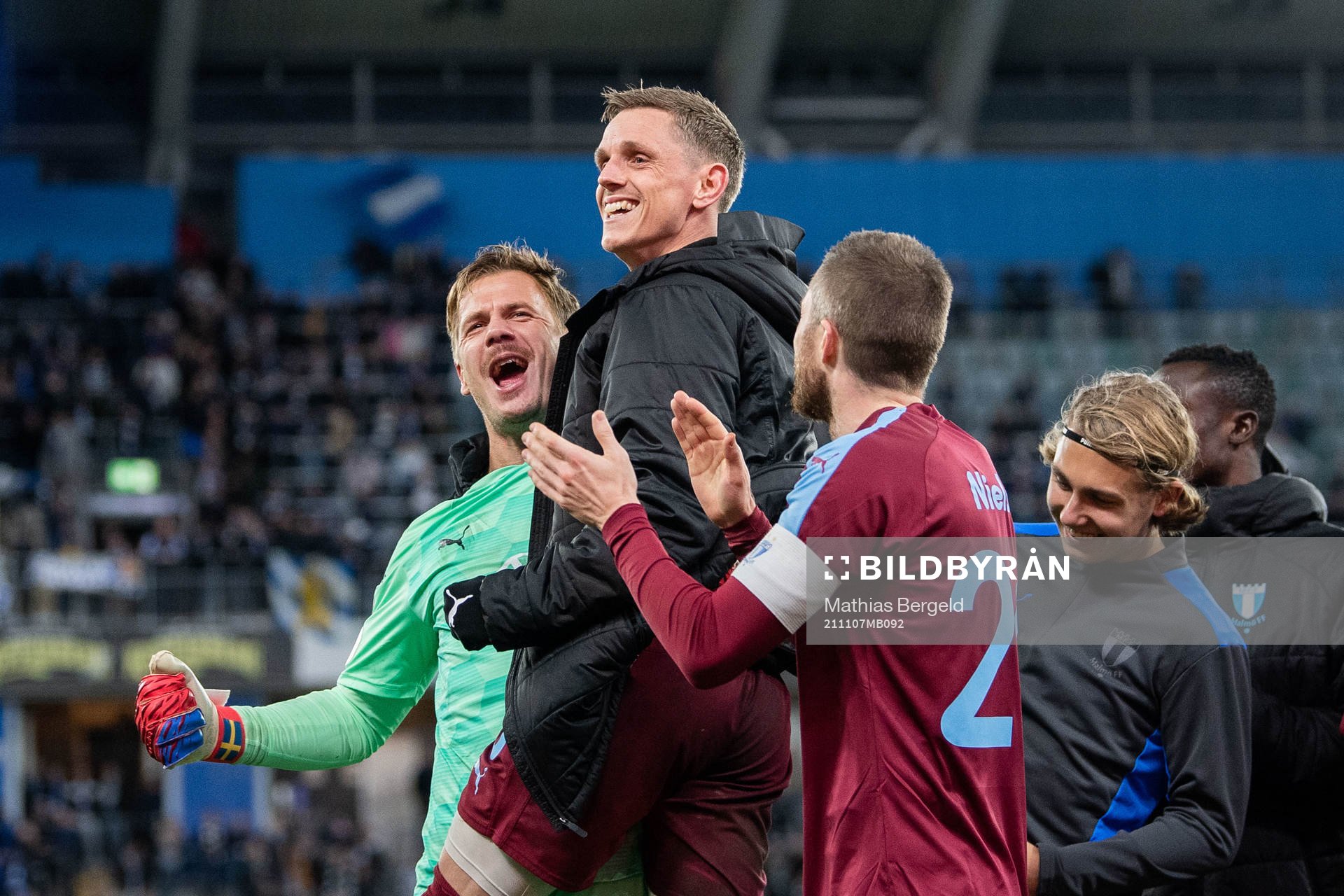 Malmö FFs målvakt Johan Dahlin och Sören Rieks jublar