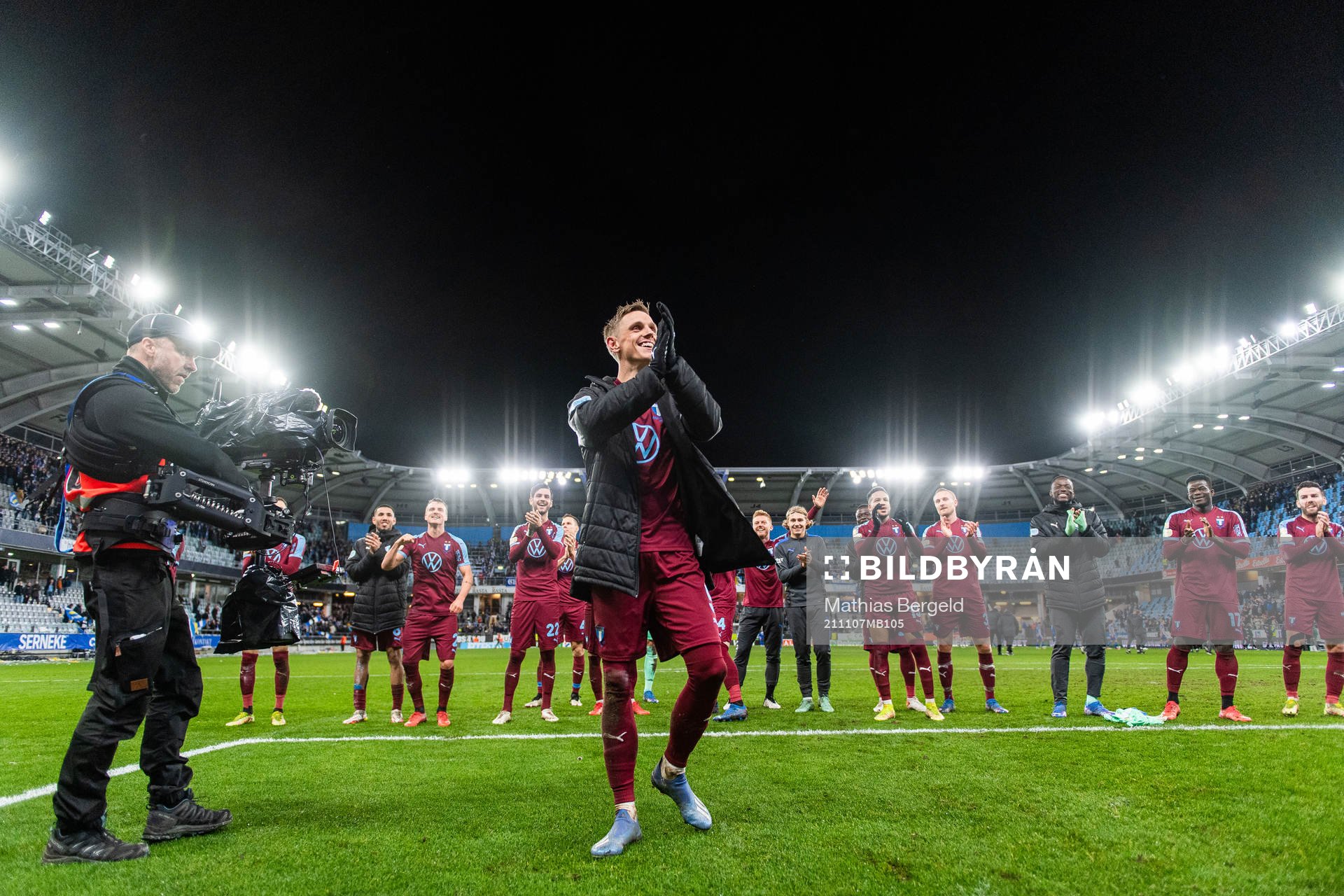 Malmö FFs Sören Rieks jublar efter fotbollsmatchen i Allsvenskan mellan IFK Göteborg och Malmö FF den 7 november 2021 i Göteborg. 