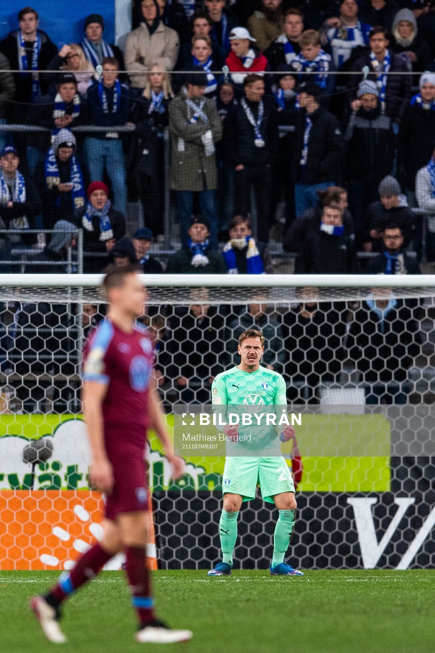 Malmö FFs målvakt Johan Dahlin jublar
