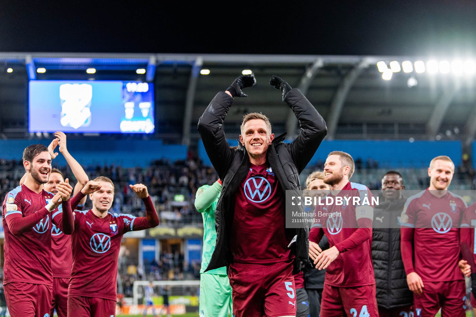 Malmö FFsSören Rieks jublar efter fotbollsmatchen i Allsvenskan mellan IFK Göteborg och Malmö FF den 7 november 2021 i Göteborg. 