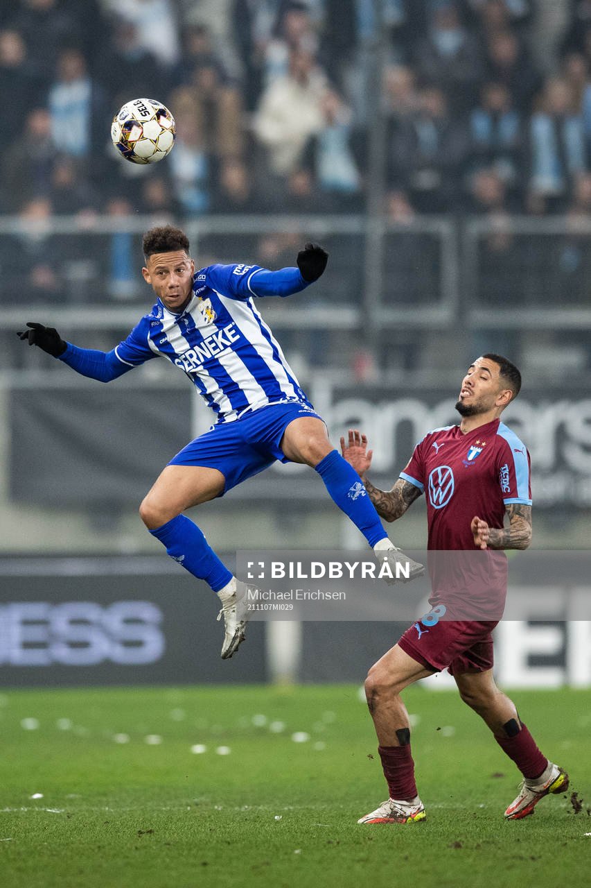 IFK Göteborgs Tobias Sana och Malmö FFs Sergio Pena