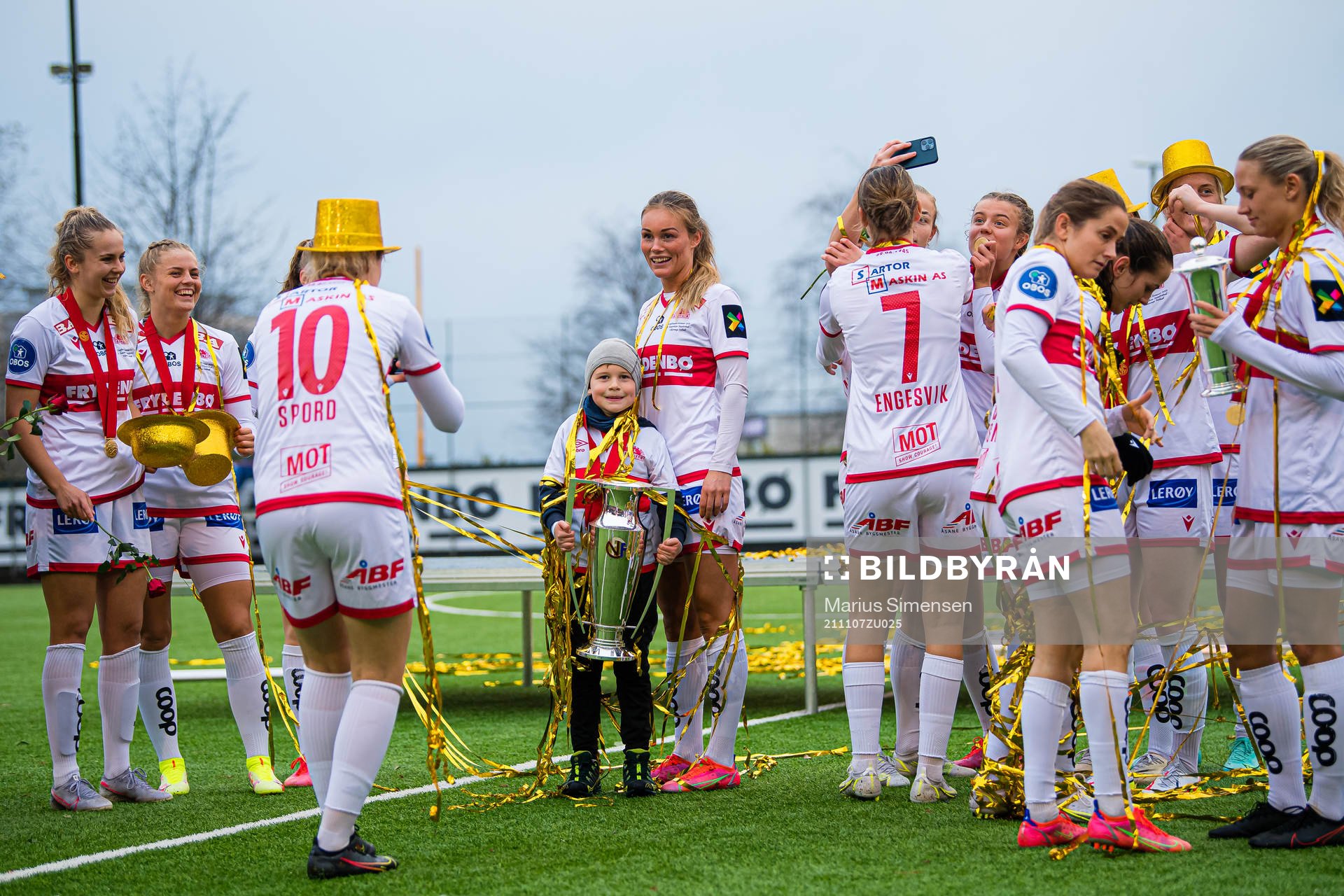 Ingrid Østervold Stenevik of Sandviken celebrates with the