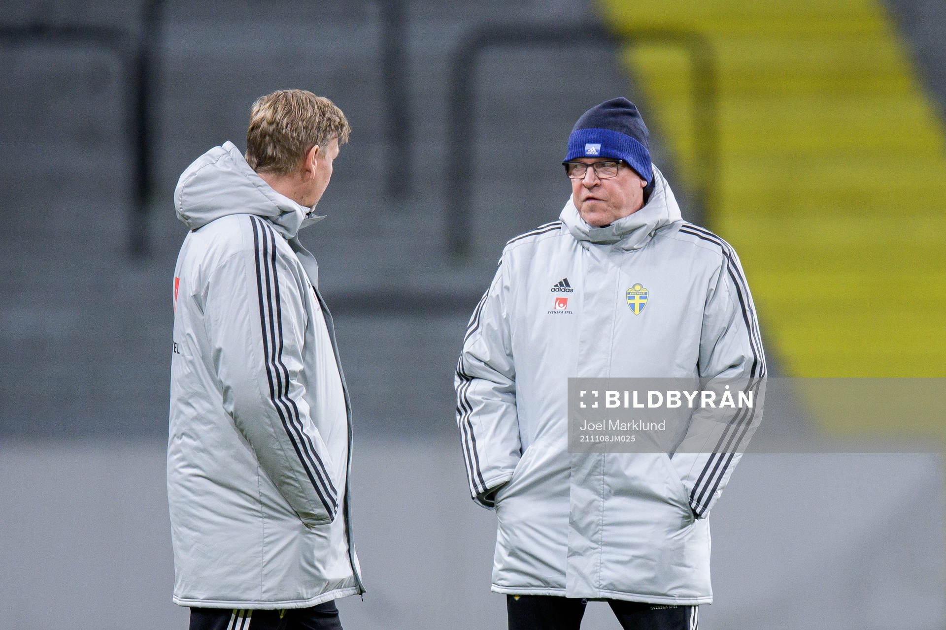 Assistant coach Peter Wettergren and head coach Janne