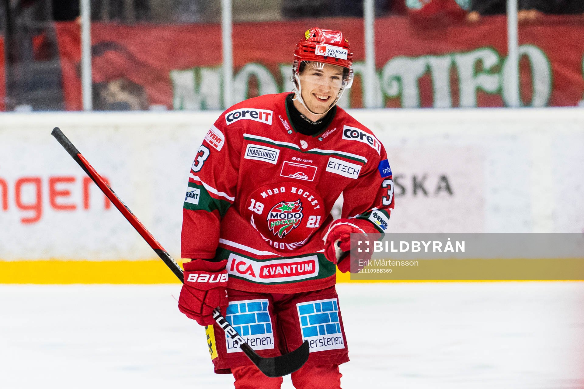 Modos Max Tjernström jublar
