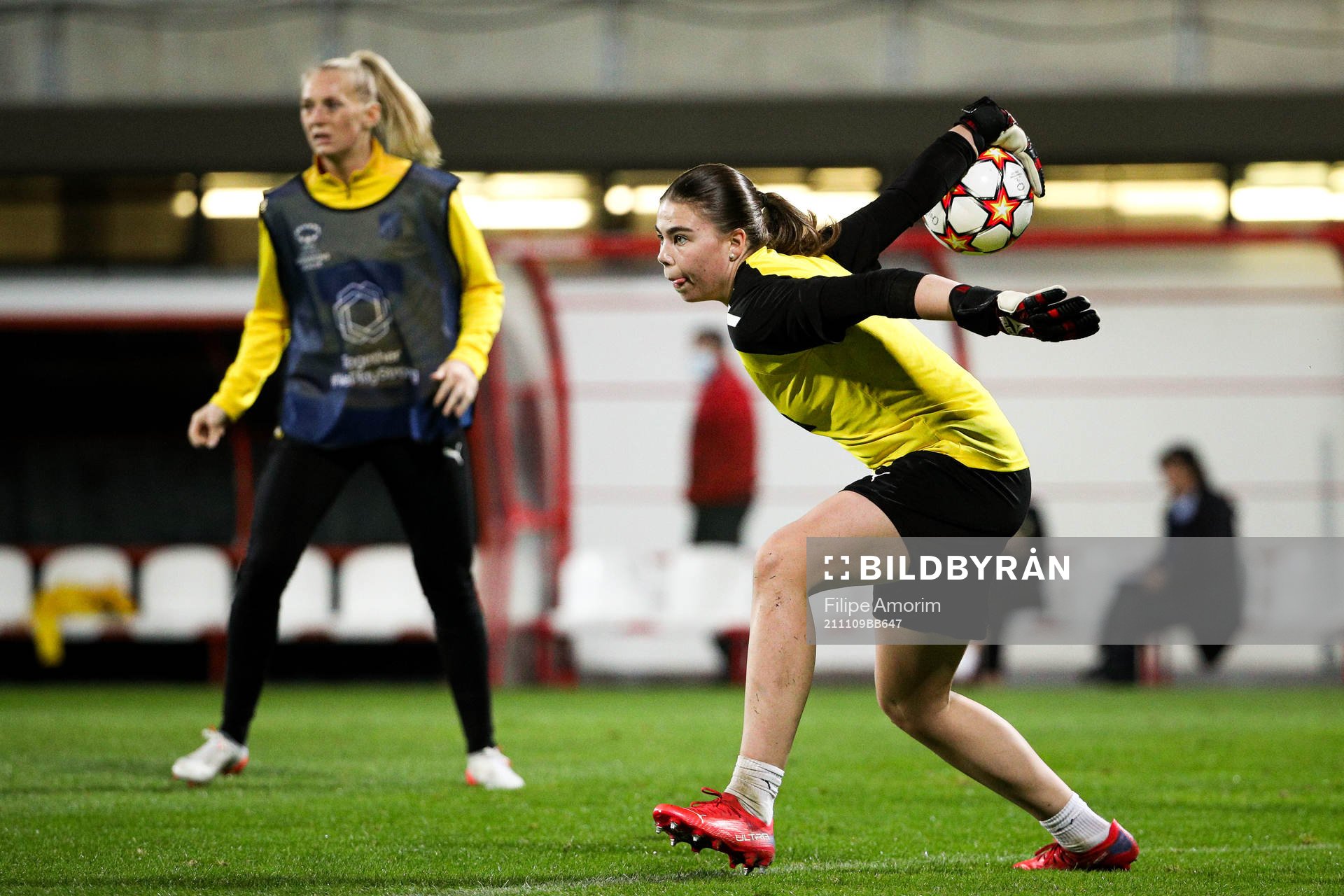 Goalkeeper Lisa Hall