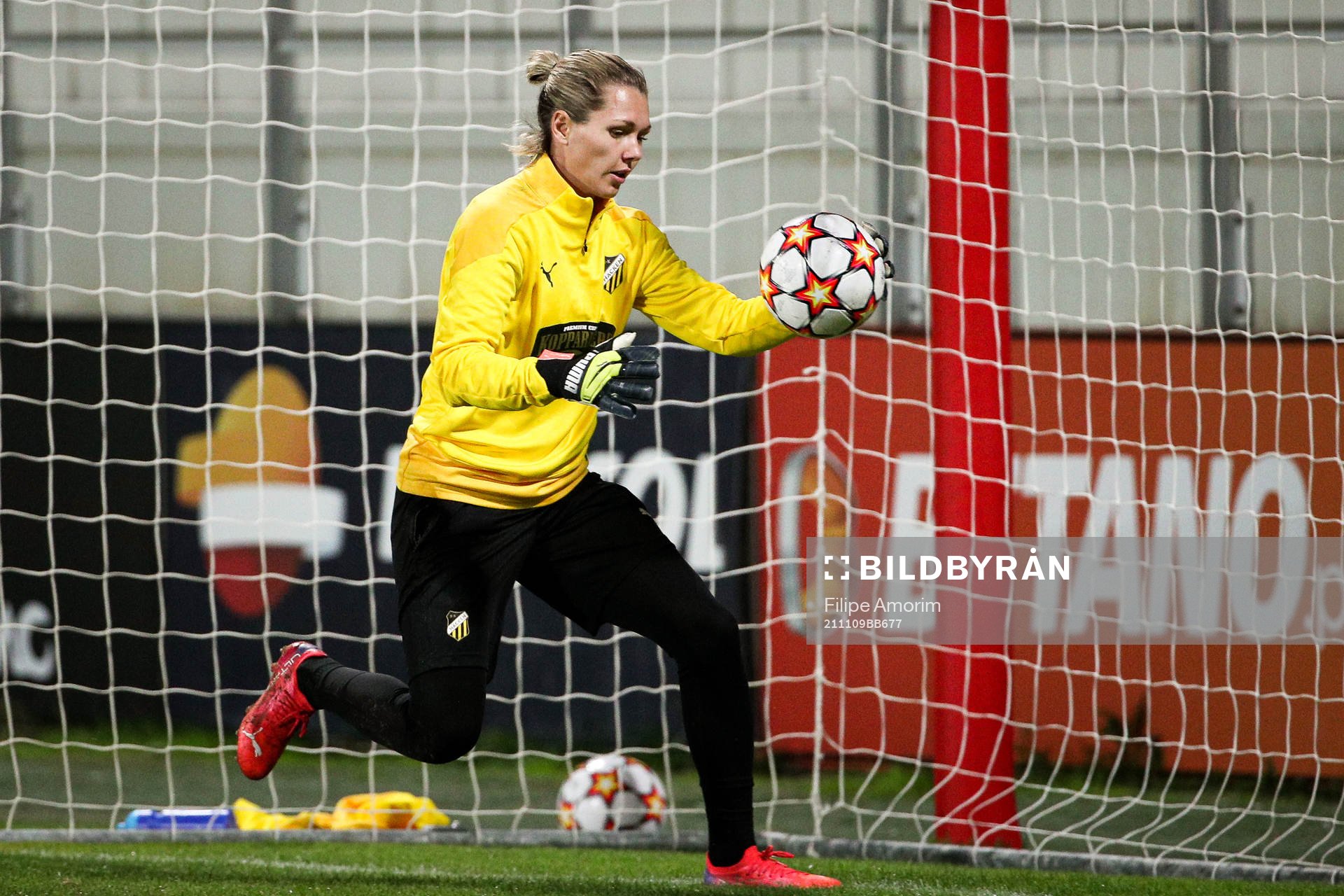Goalkeeper Jennifer Falk