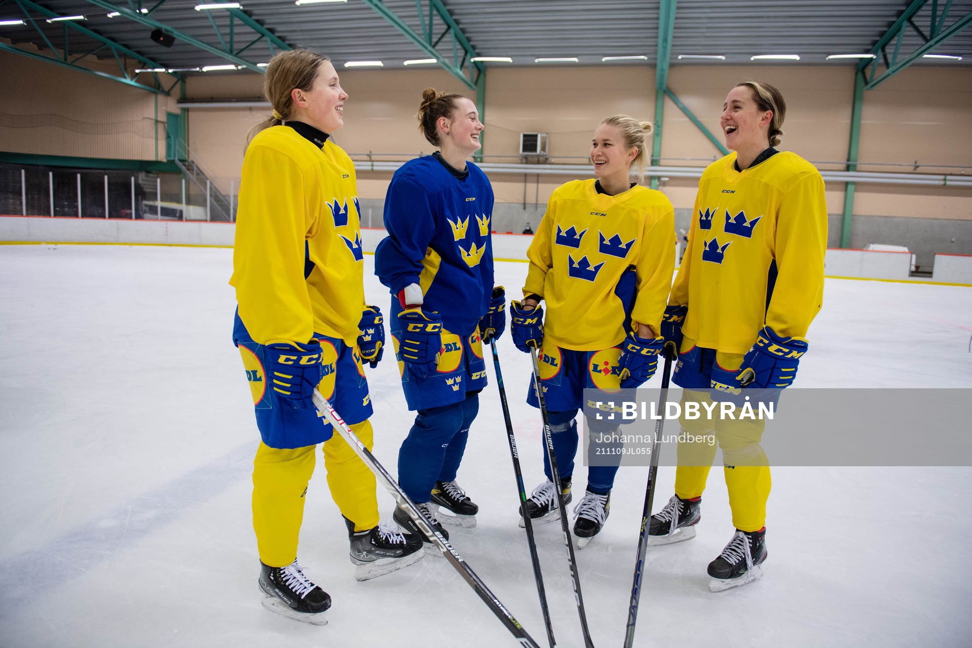s Felizia Wikner-Zienkiewicz, Linnea Andersson, Ebba