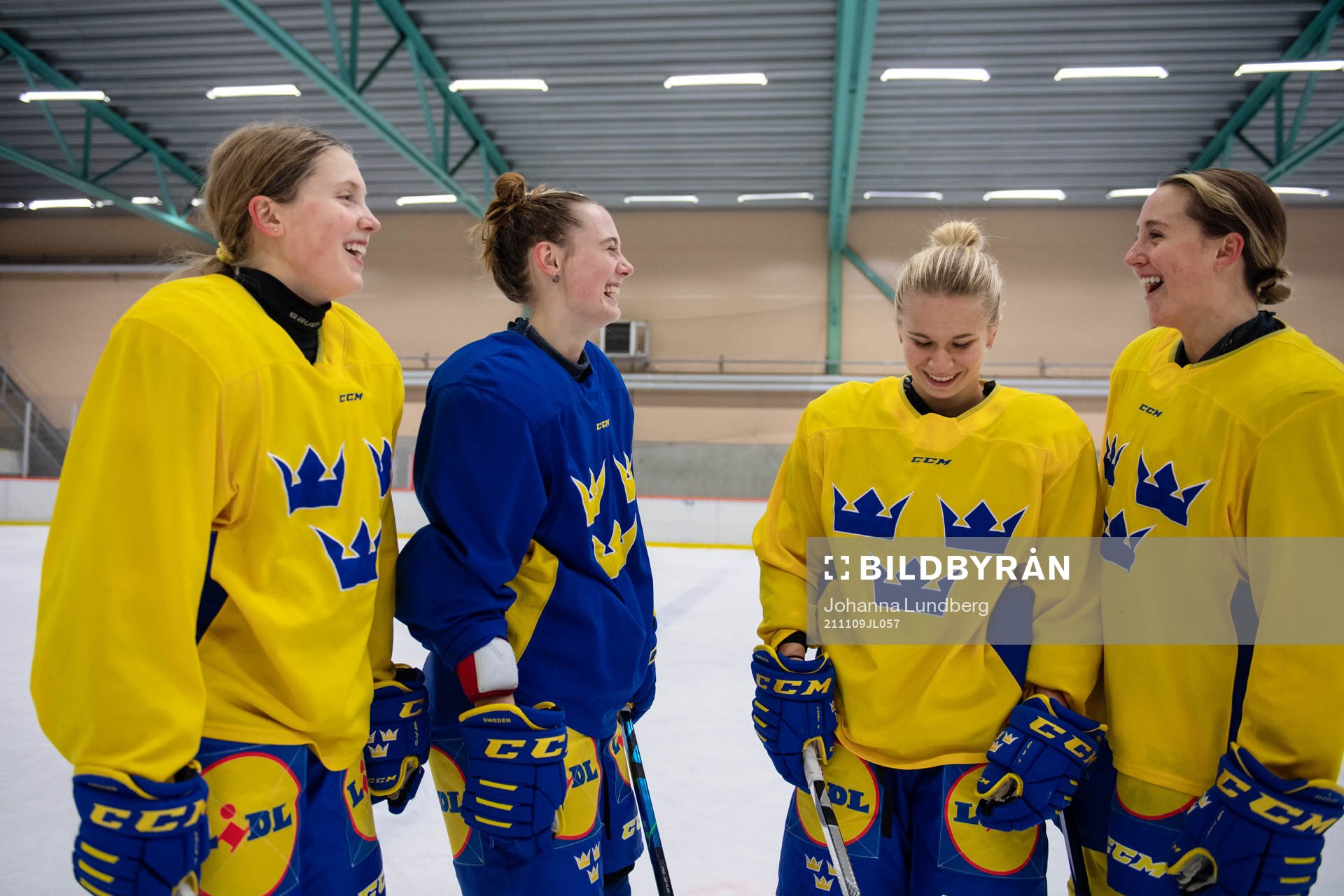 s Felizia Wikner-Zienkiewicz, Linnea Andersson, Ebba