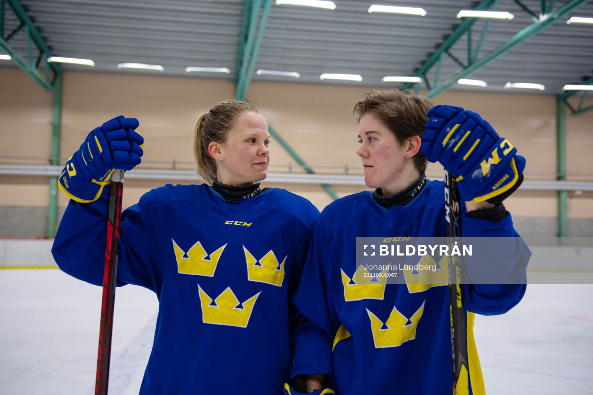 s Linnea Hedin och Lisa Johansson