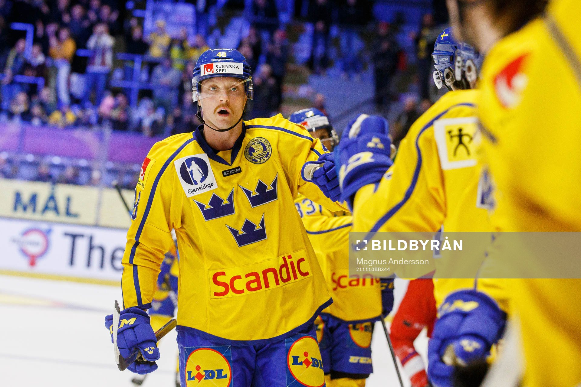 Sveriges Carl Klingberg jublar