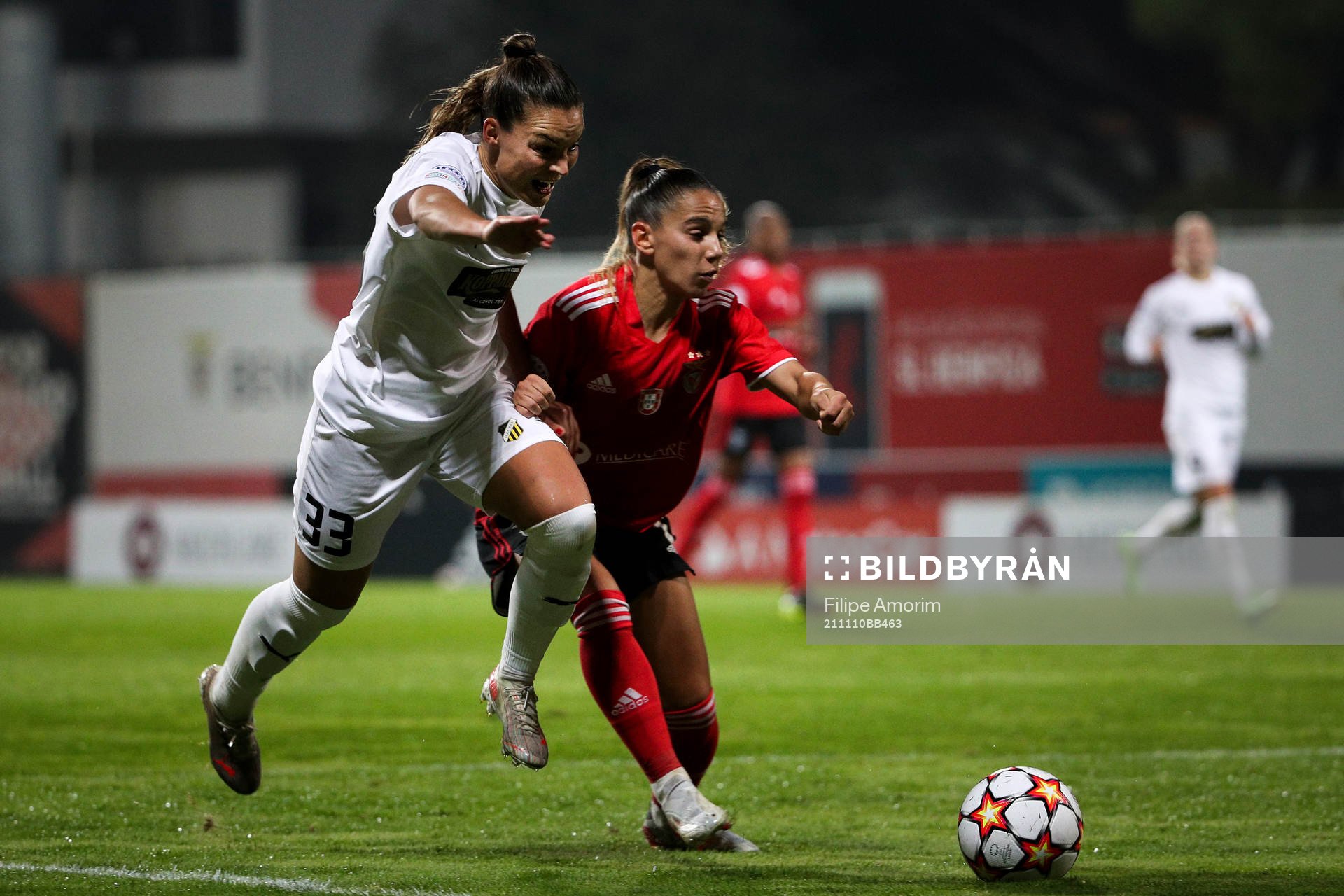 Johanna Rytting Kaneryd of BK Hacken and Lúcia Alves of of