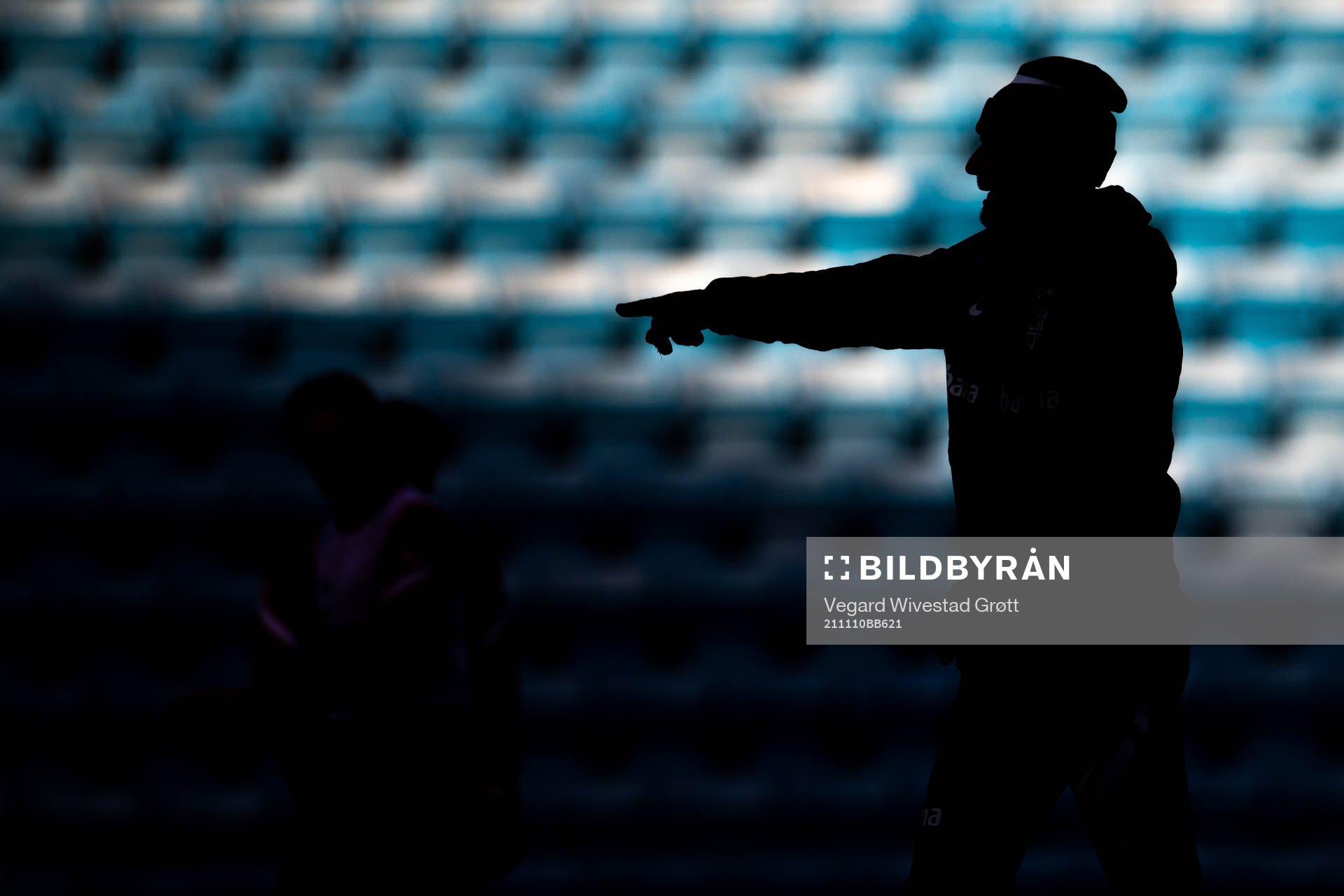 The silhouette of Ståle Solbakken, head coach of the Norwegian national football team, during a training session on November 10, 2021 in Oslo.