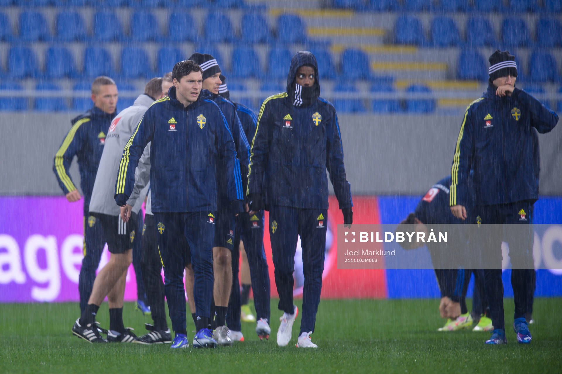 Victor Nilsson Lindelöf and Alexander Isak of the Swedish