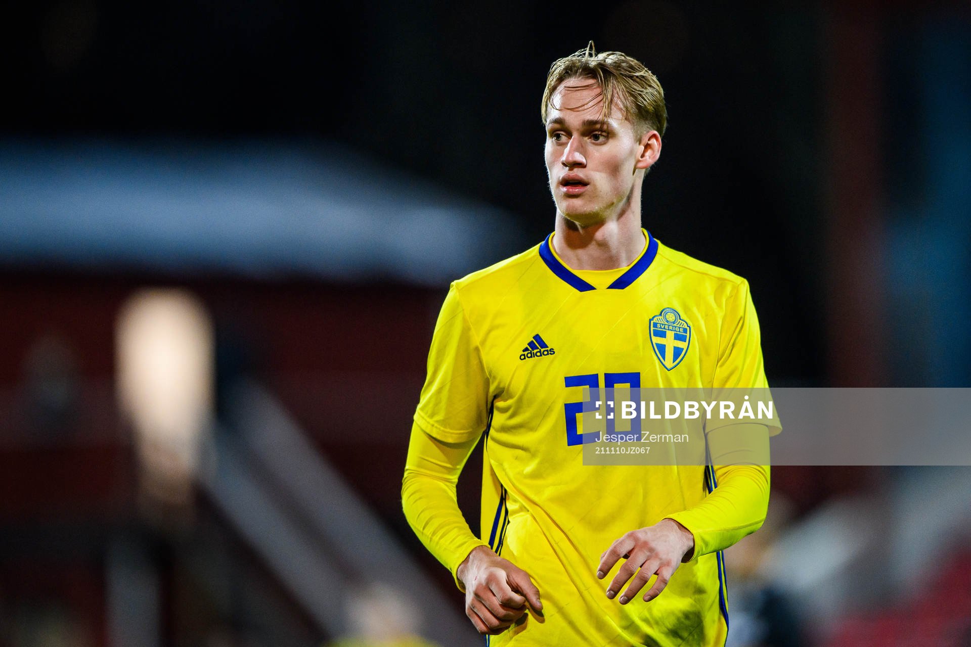 Sveriges Oscar Vilhelmsson under P18-landskampen mellan Schweiz och Sverige den 10 november 2021 i Stockholm. 