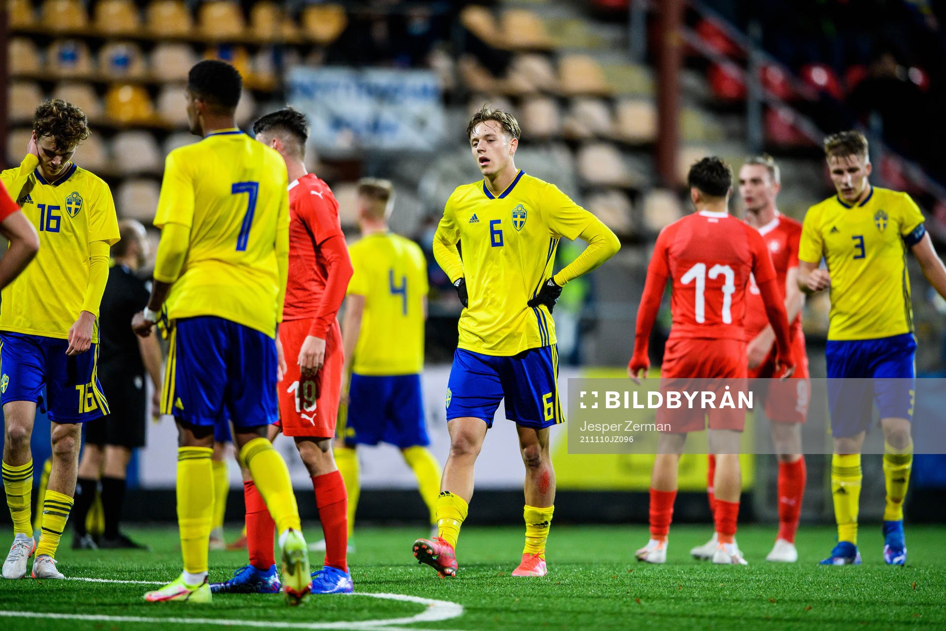 Sveriges Ludvig Nåvik under P18-landskampen mellan Schweiz och Sverige den 10 november 2021 i Stockholm. 