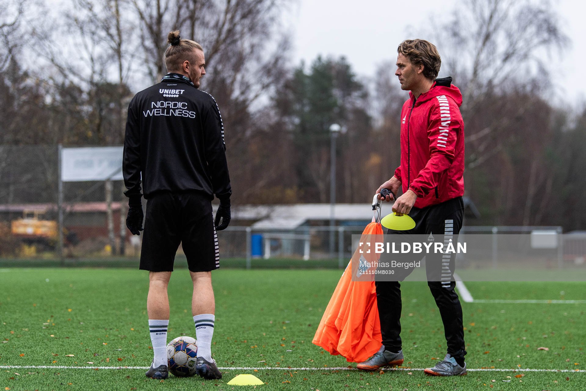 Jonas Lindberg och tränare Fredrik Holmberg
