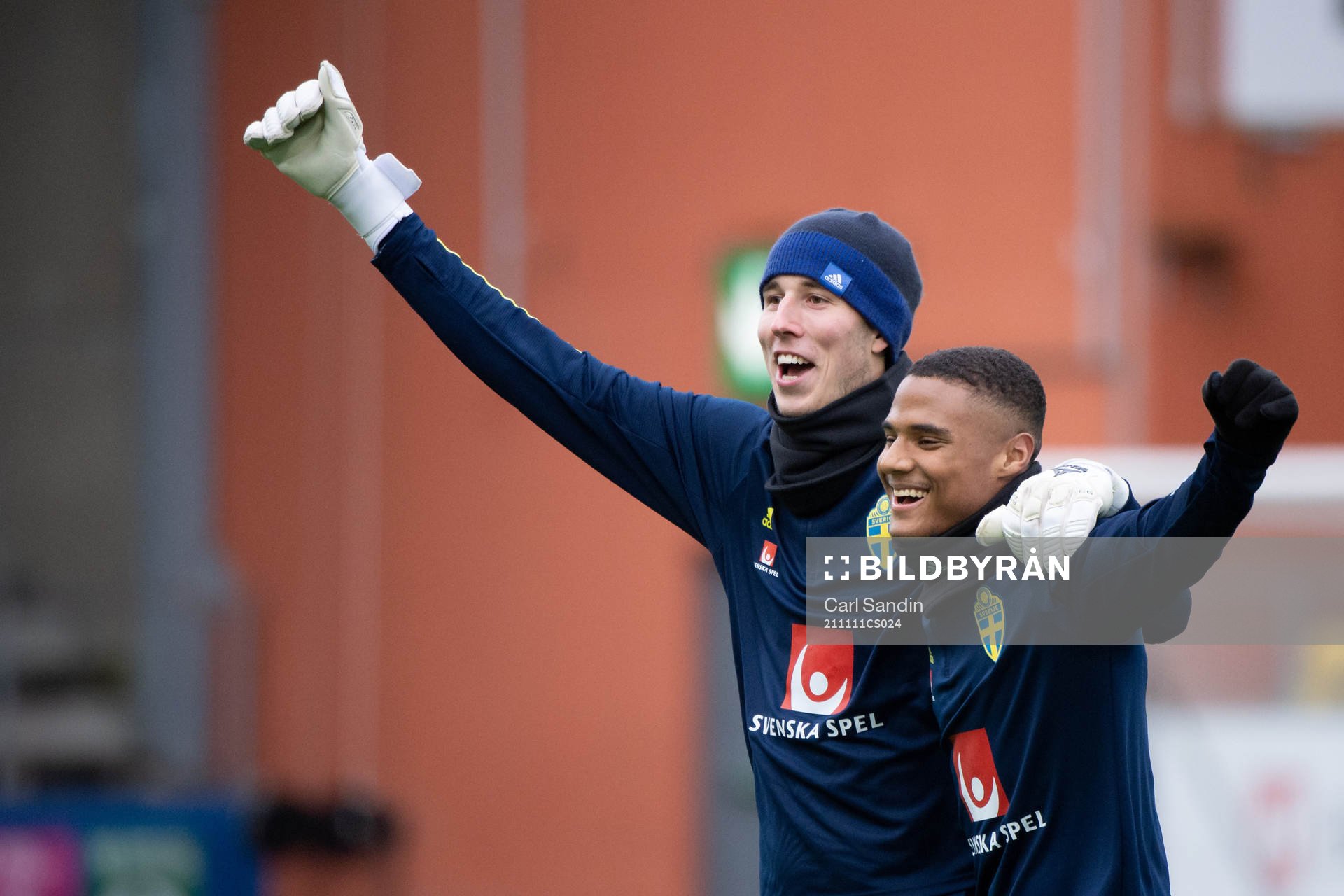 Målvakt Samuel Brolin och Amin Sarr jublar