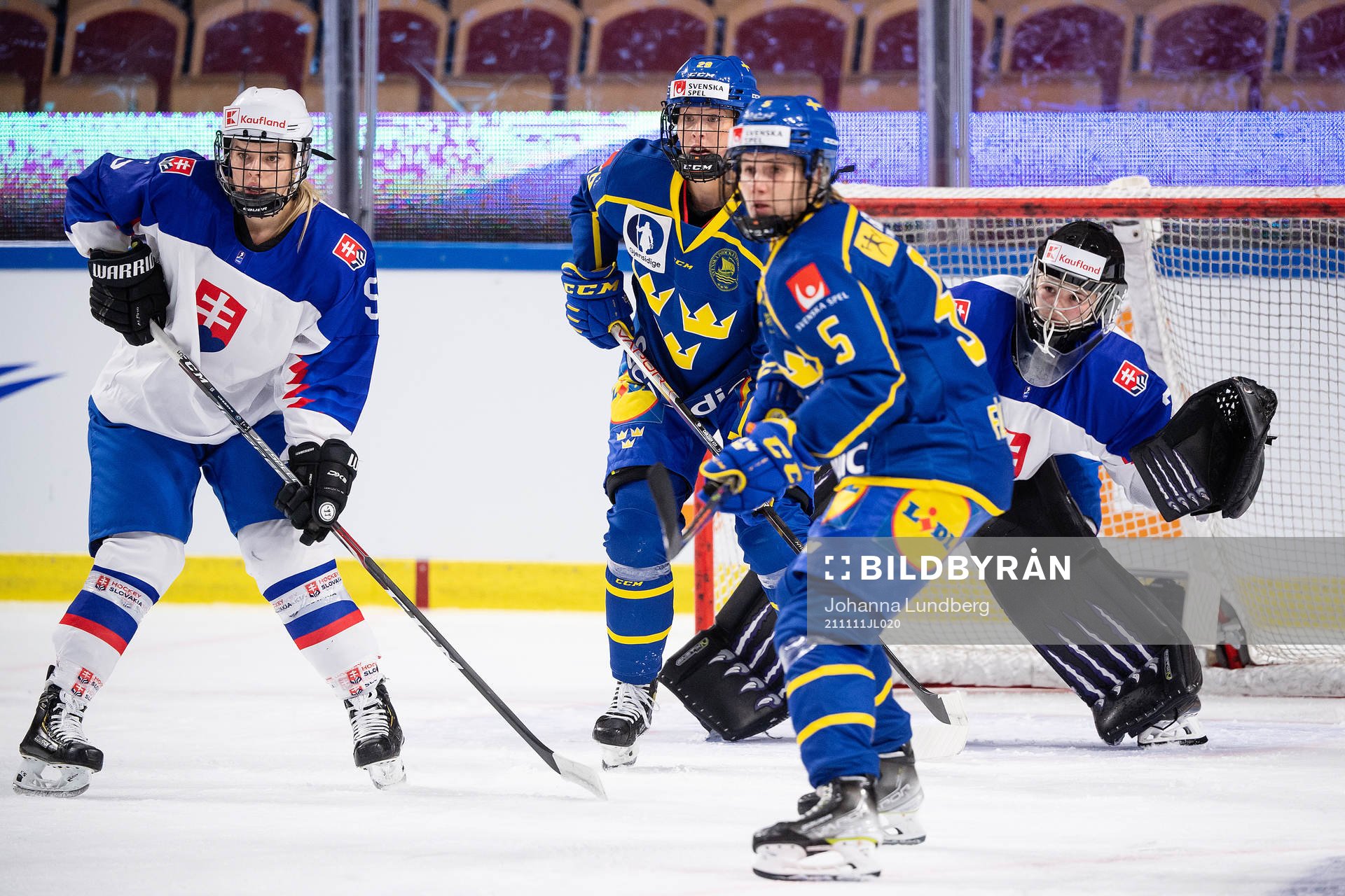 Olivia Carlsson and Johanna Fällman of Sweden against