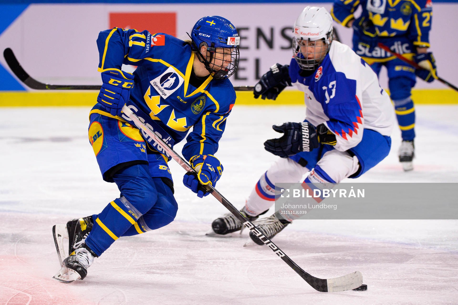 Josefin Bouveng of Sweden and Romana Haluskova of Slovakia