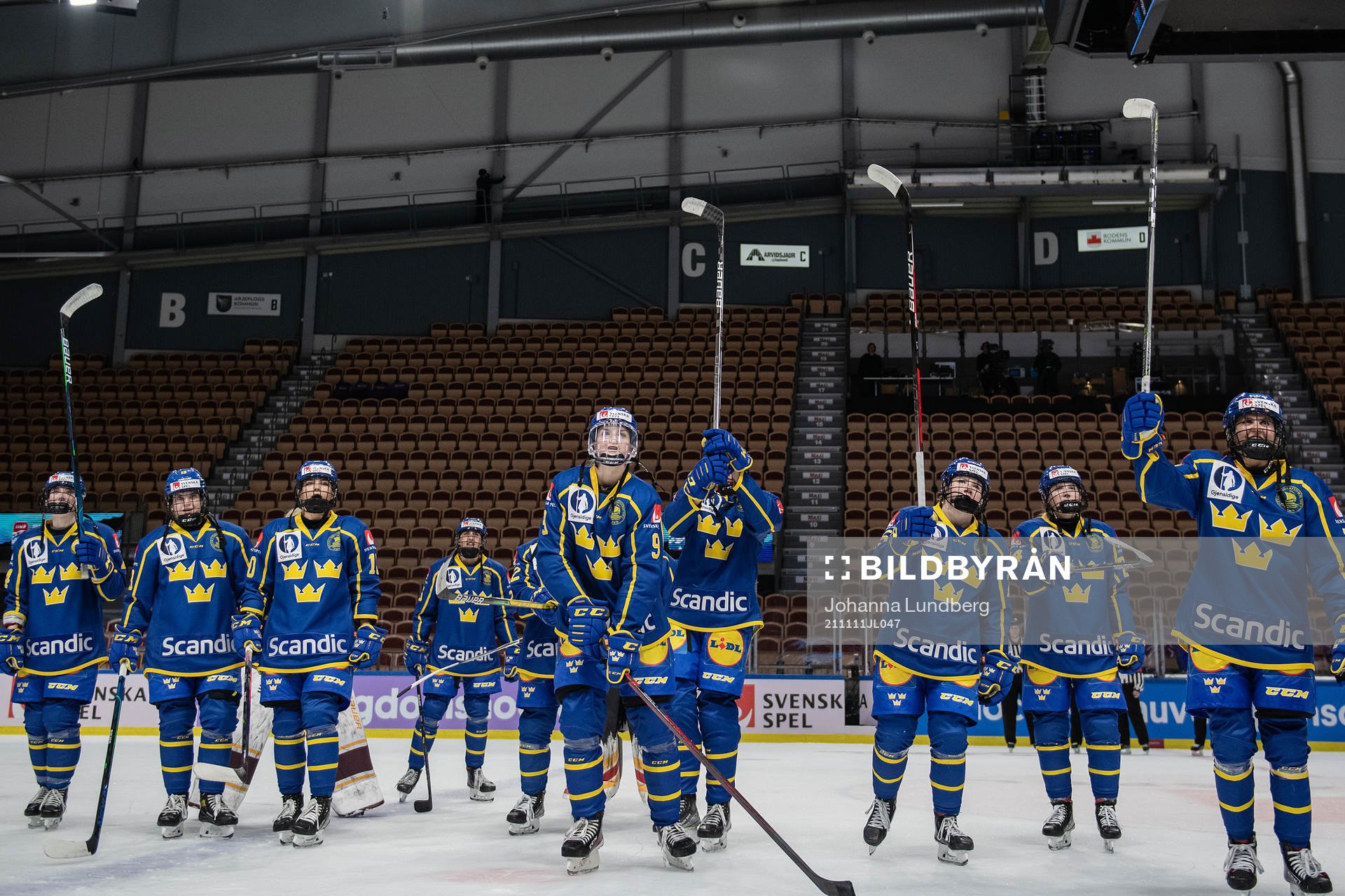 Players of Sweden celebrate