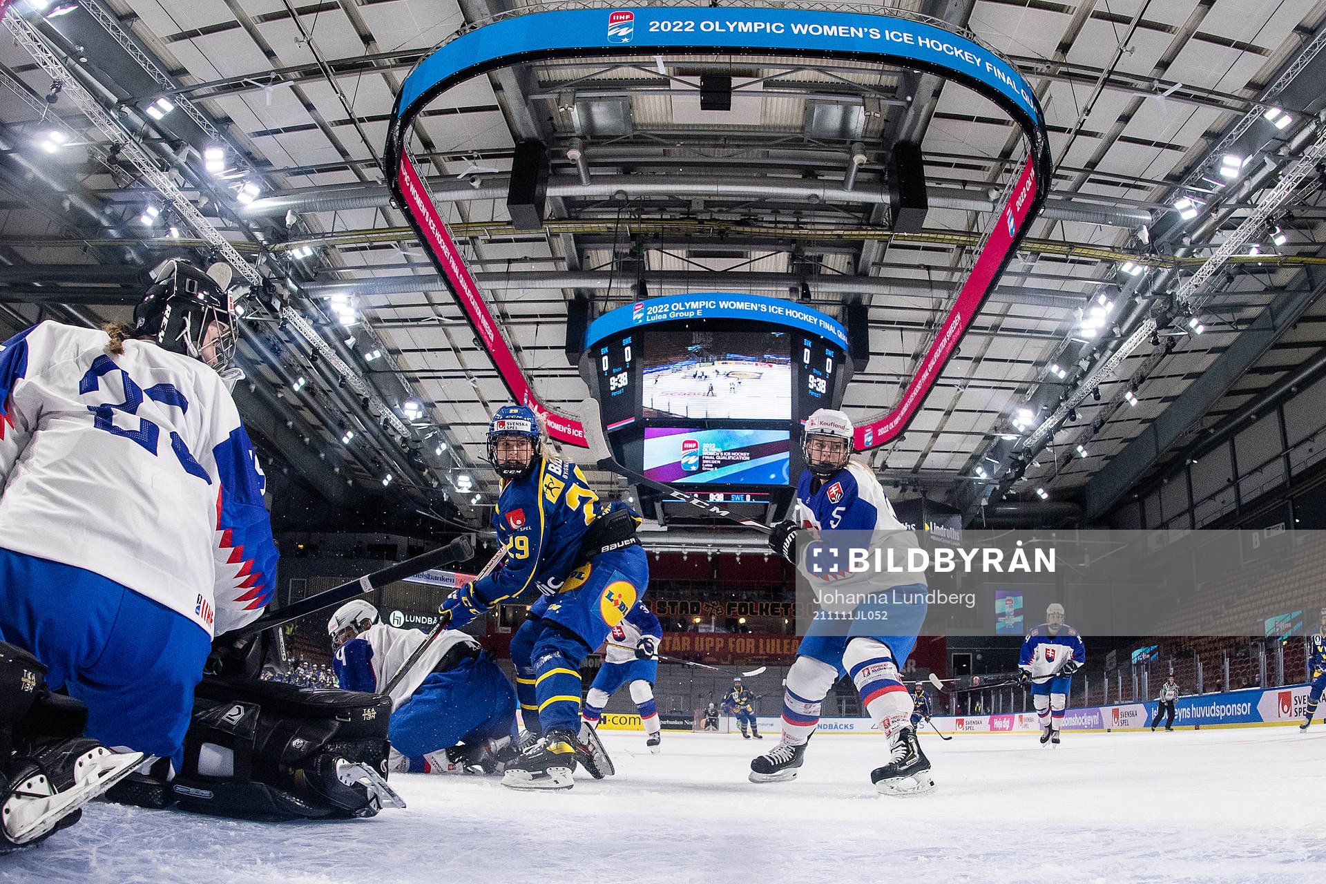 Olivia Carlsson of Sweden and Lenka Curmova of Slovakia