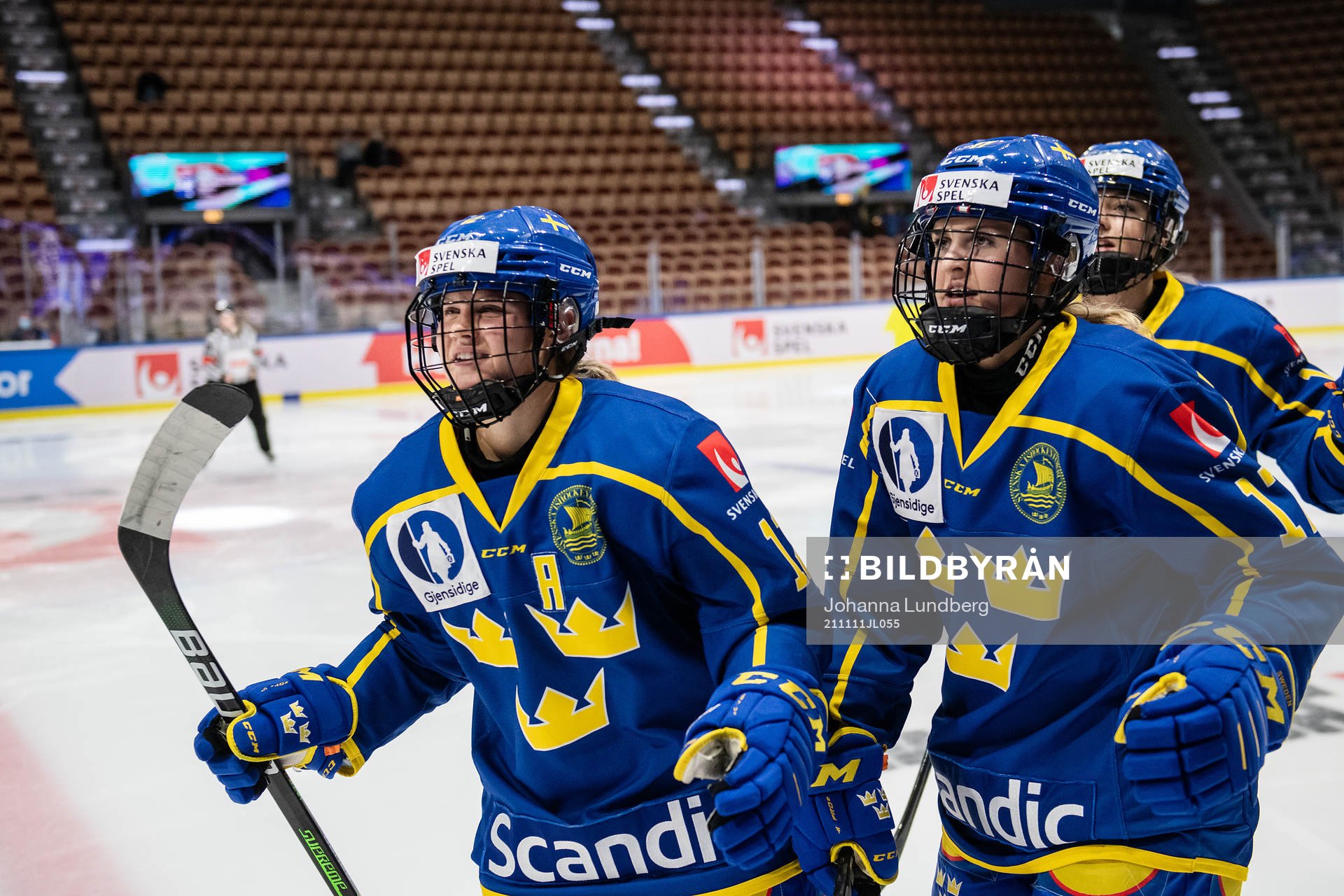 Maja Nylen-Persson and Sofie Lundin of Sweden celebrate