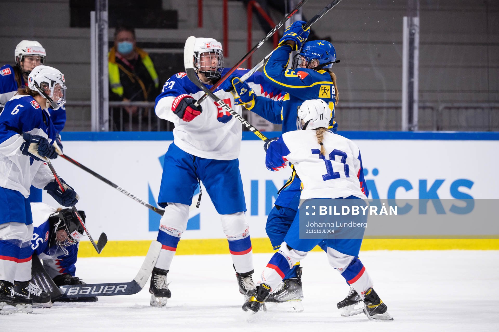 Lucia Drabekova of Slovakia and Sara Hjalmarsson of Sweden