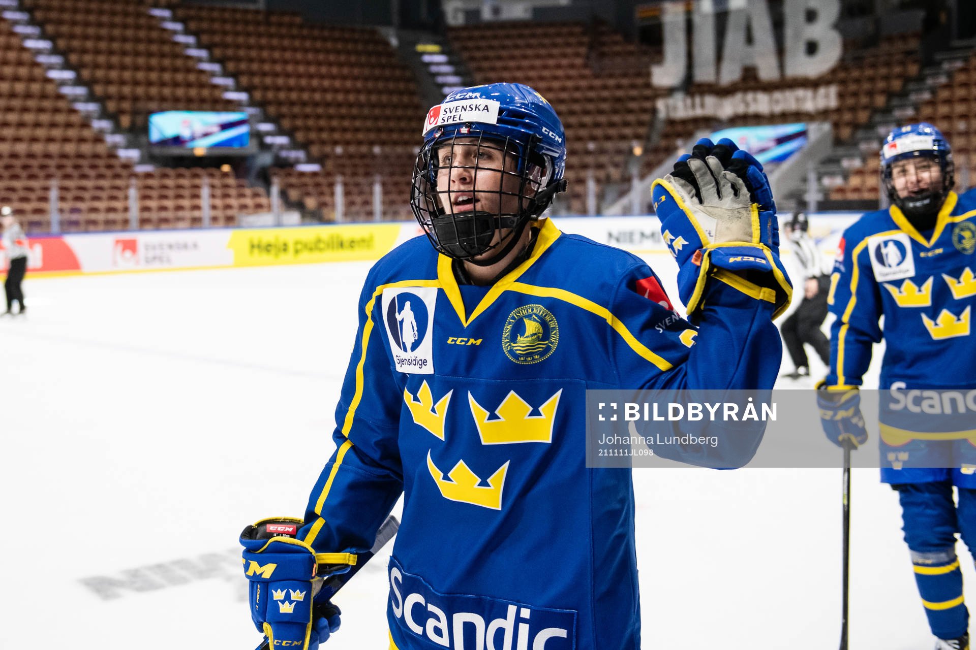 Hanna Olsson of Sweden celebrate