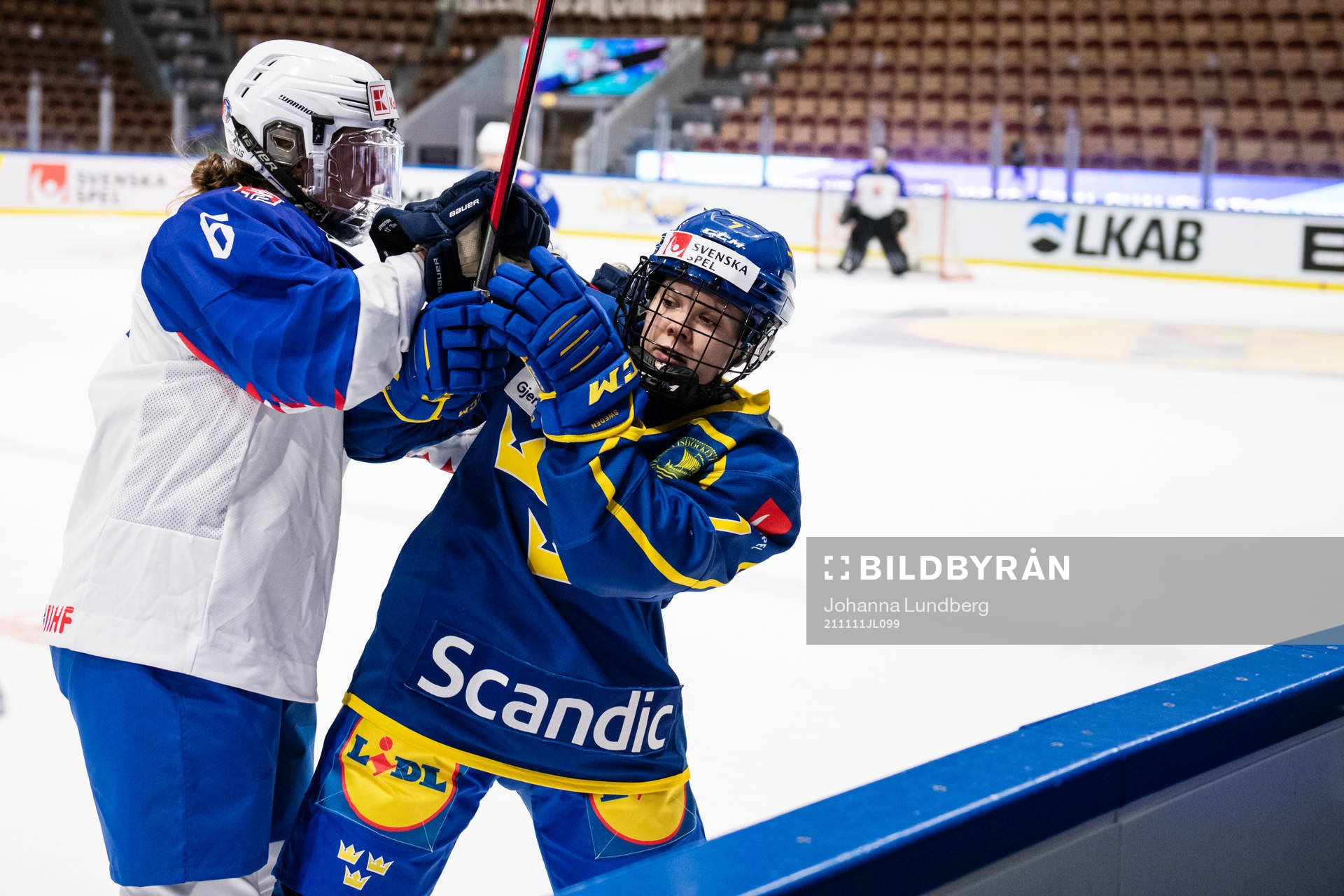 Lucia Istocyova of Slovakia and Linnea Hedin of Sweden