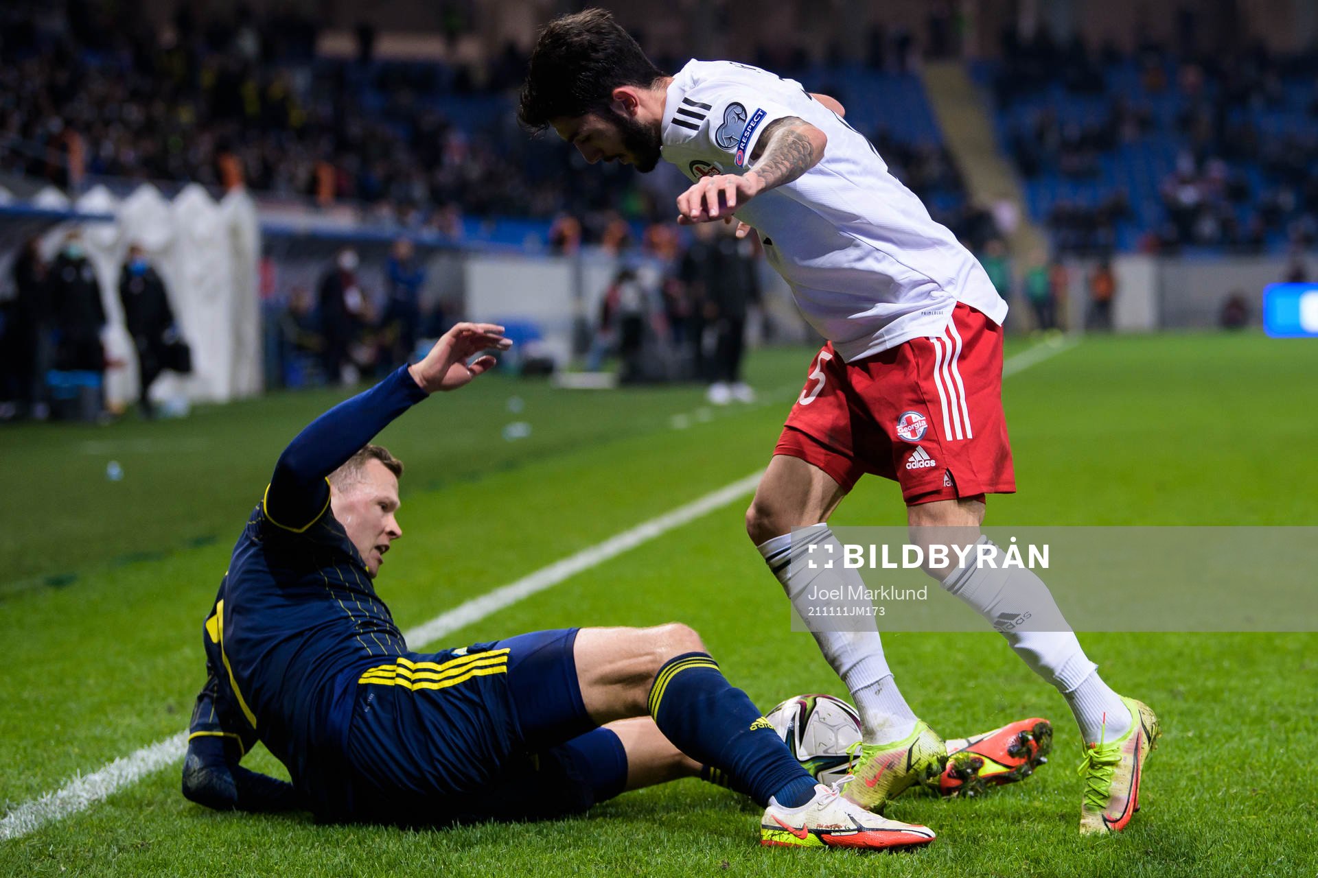 Viktor Claesson of Sweden and Irakli Azarov of Georgia