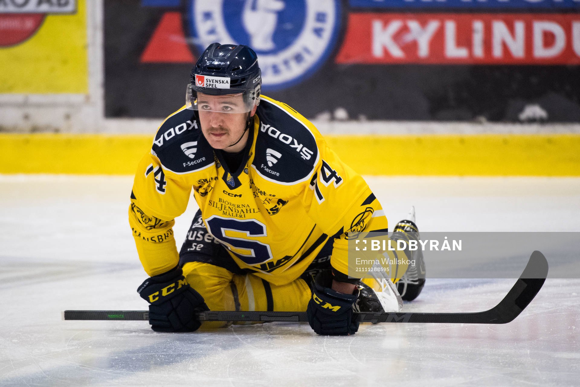 Södertäljes Rasmus Kahilainen innan ishockeymatchen i
