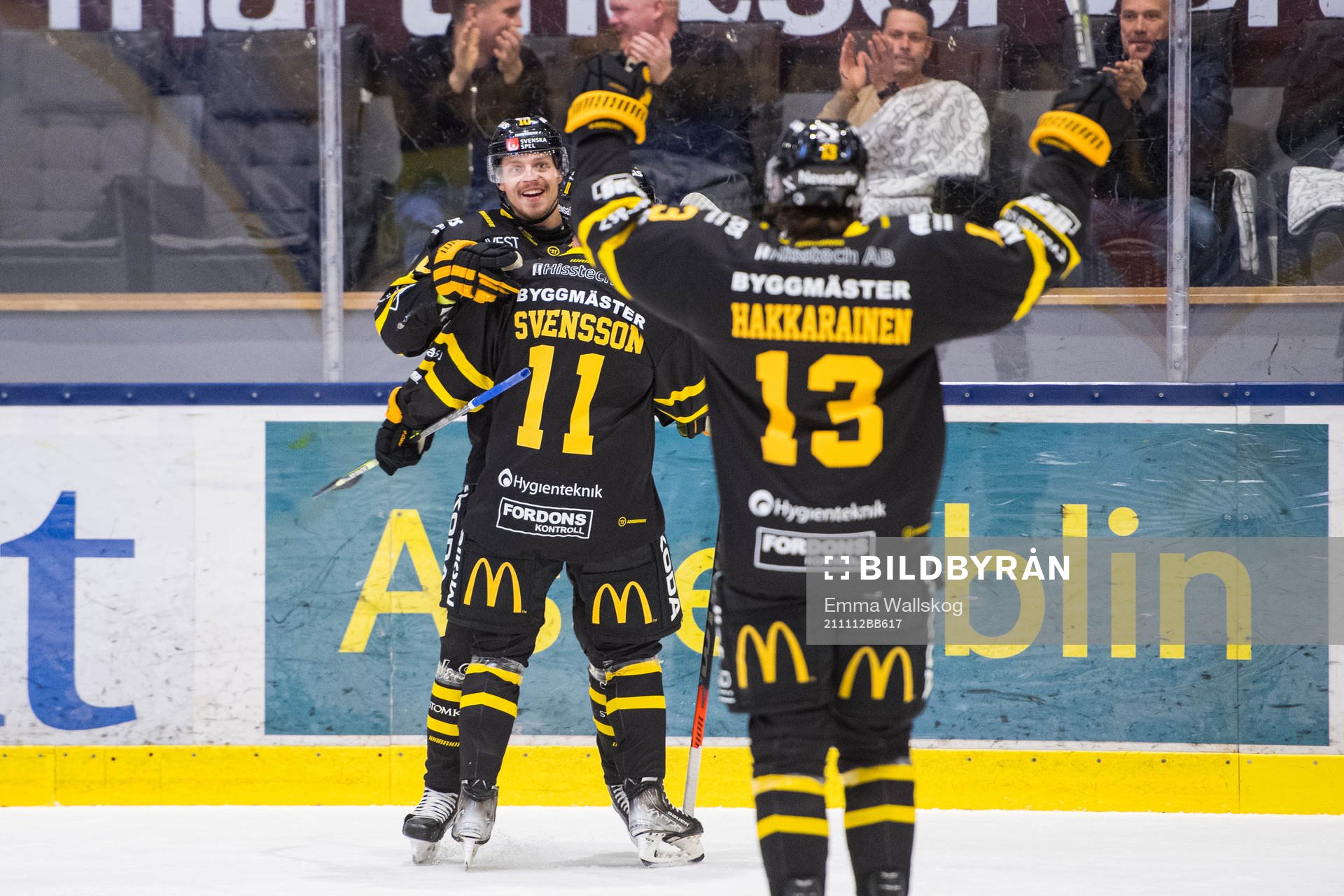 Västerås Jimmie Jansson jublar ihop med Anton Svensson