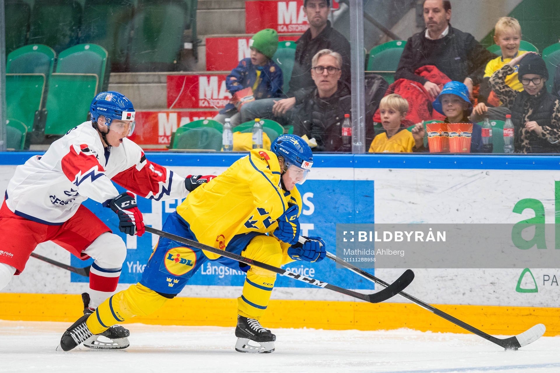 Maten Pinkas of Czech Republic and Emil Andrae of Sweden