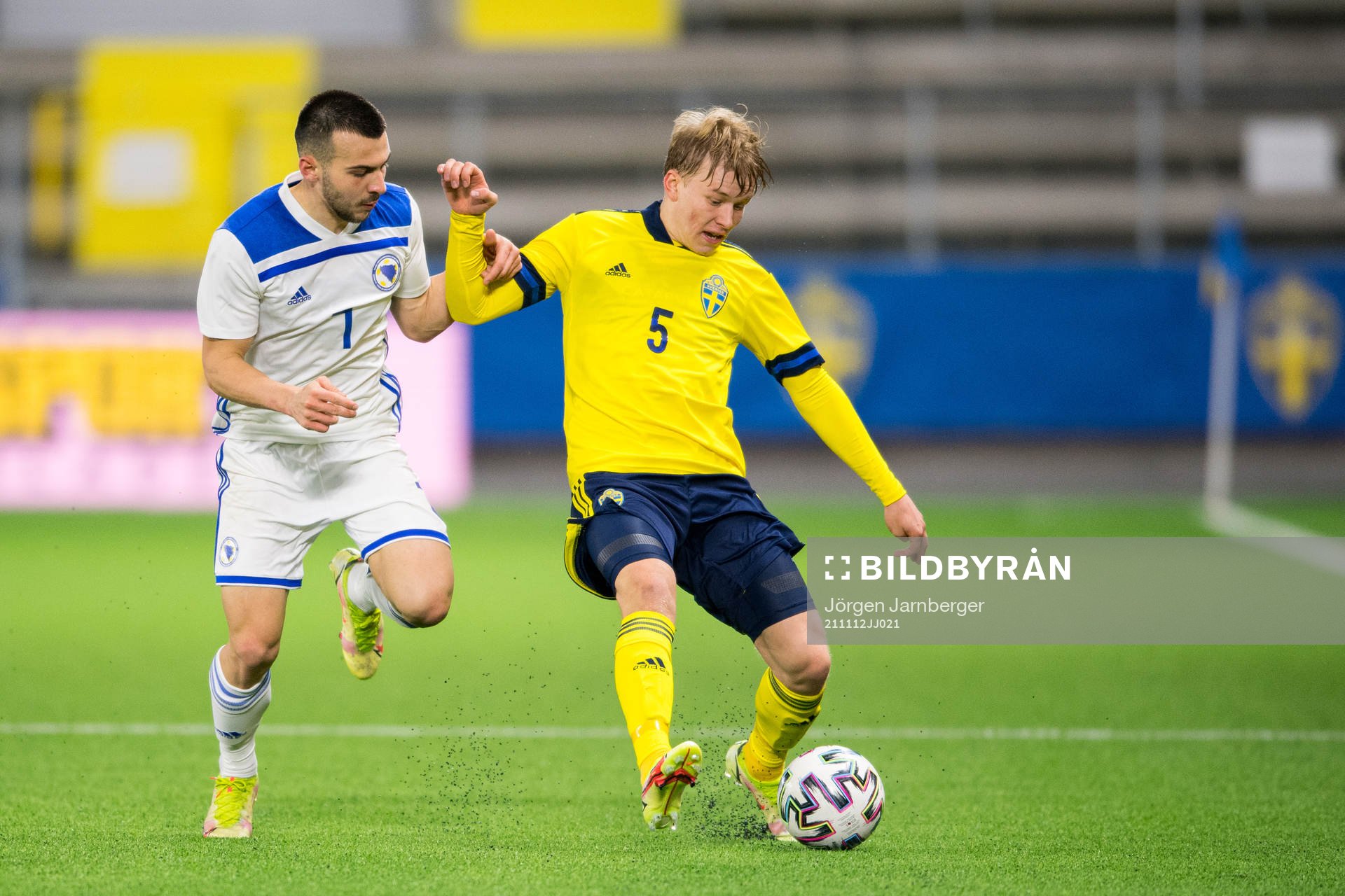 Milan Savic of Bosnia-Herzegovina and Daniel Svensson of