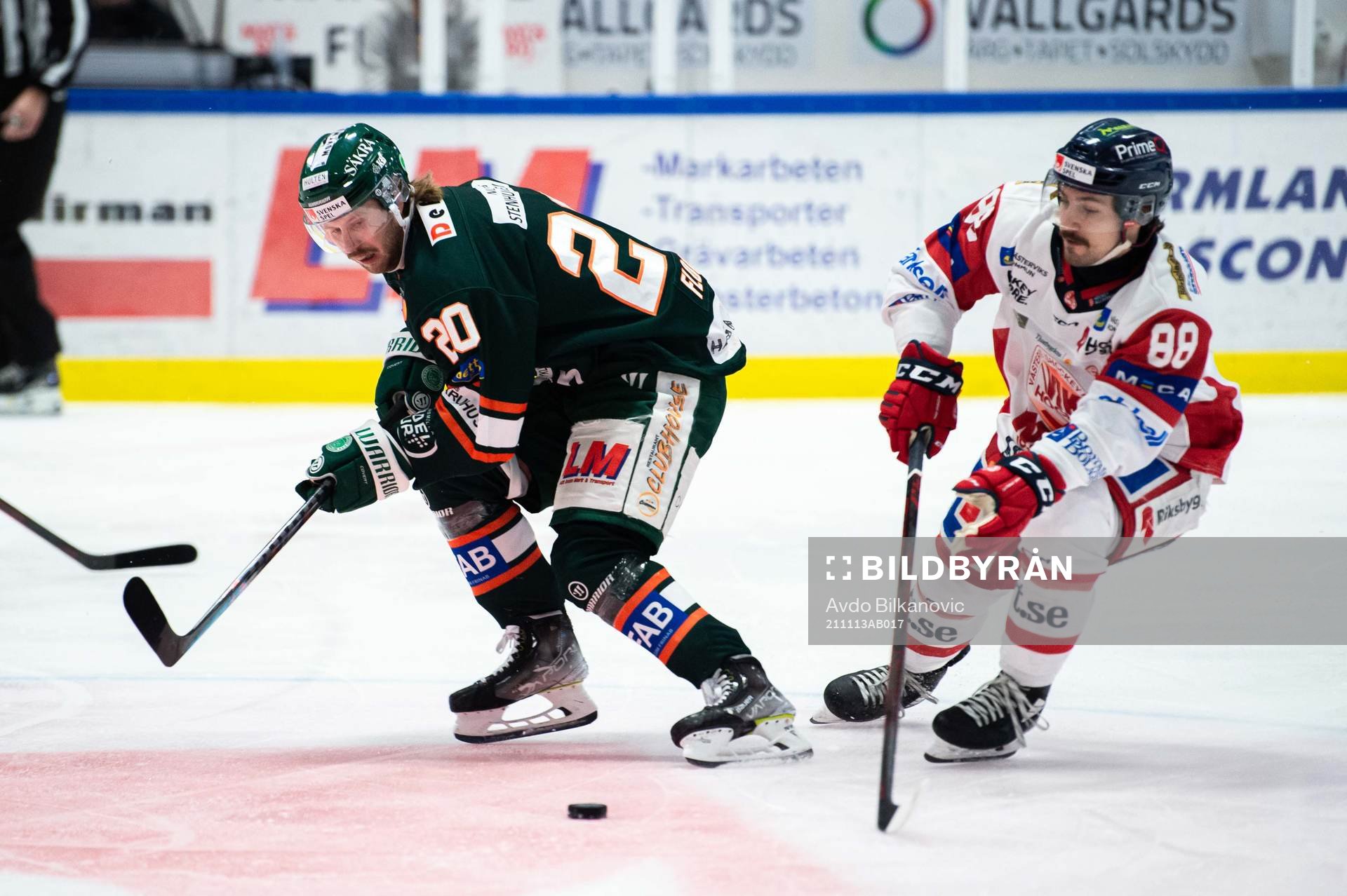 Kristianstads Erik Flood och Västerviks Skyler McKenzie