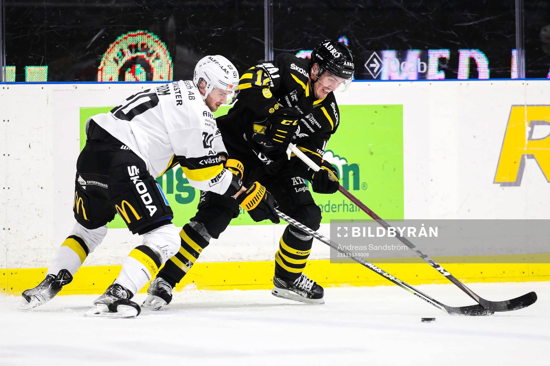 s Max Lindholm