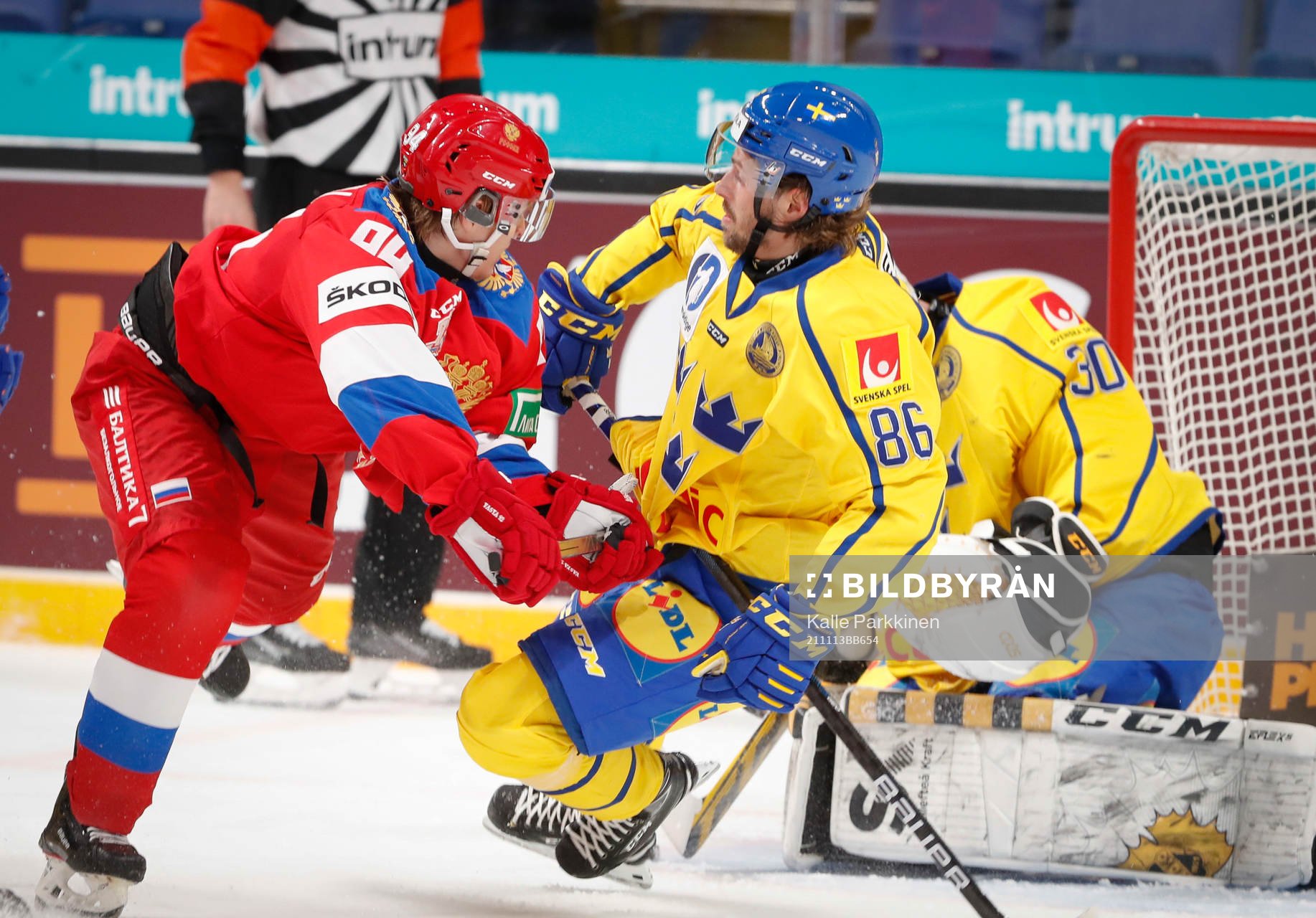 Vasili Ponomaryov of Russia and Mathias Bromé of Sweden