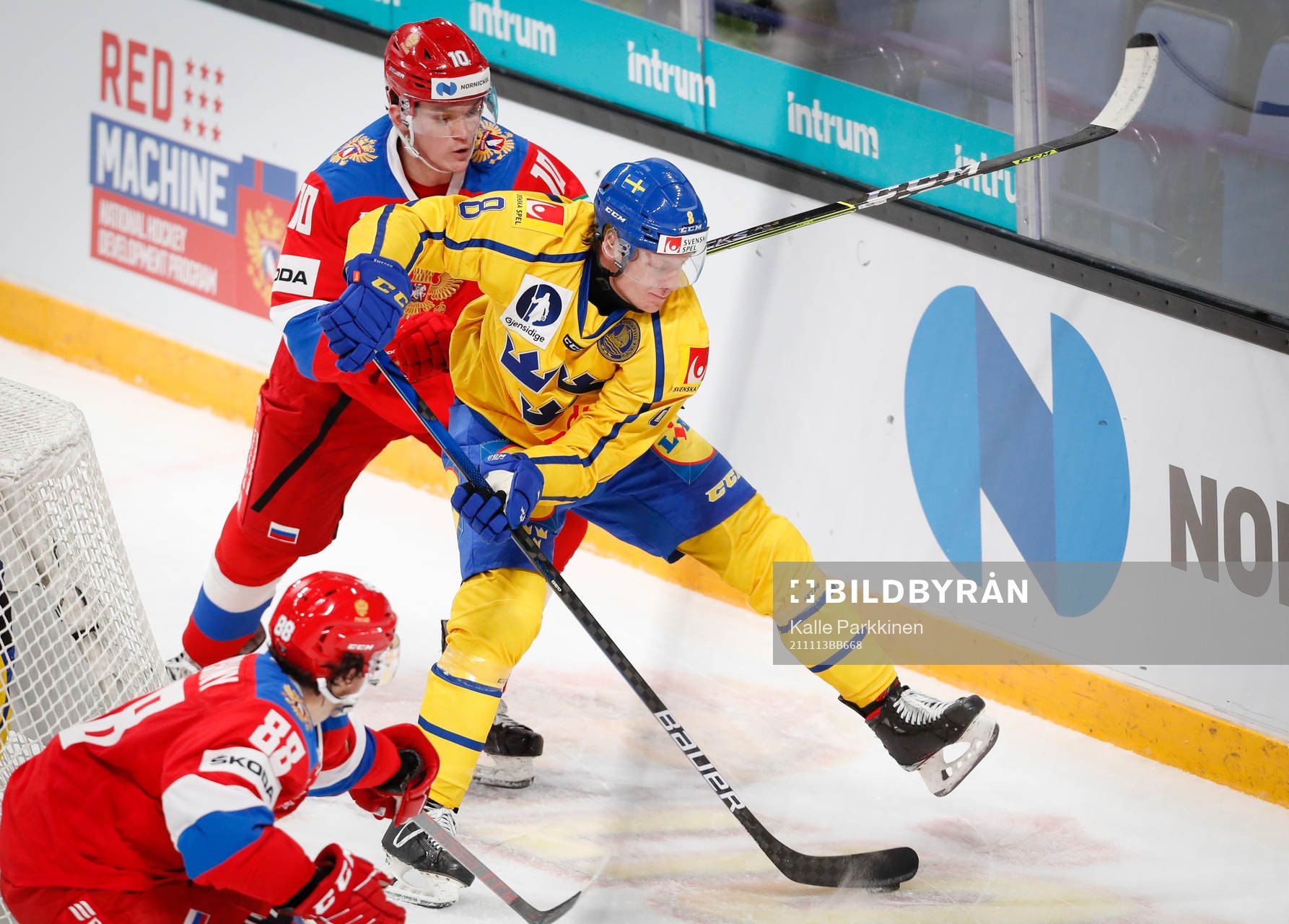 Dmitri Voronkov of Russia and Fredrik Olofsson of Sweden