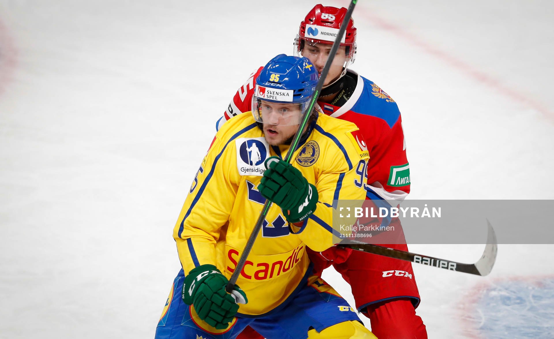 Jacob De La Rose of Sweden and Shakir Mukhamadullin of