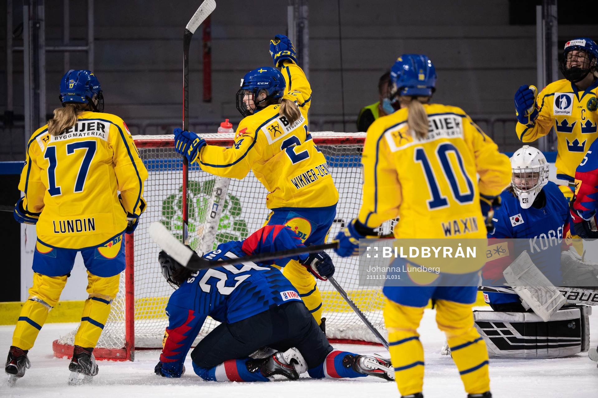 Felizia Wikner-Zienkiewicz of Sweden celebrates