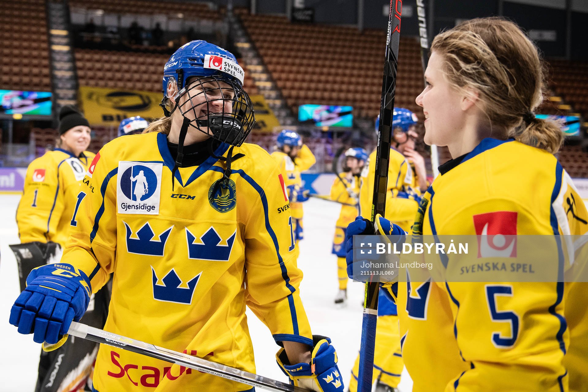Josefin Bouveng and Johanna Fällman of Sweden
